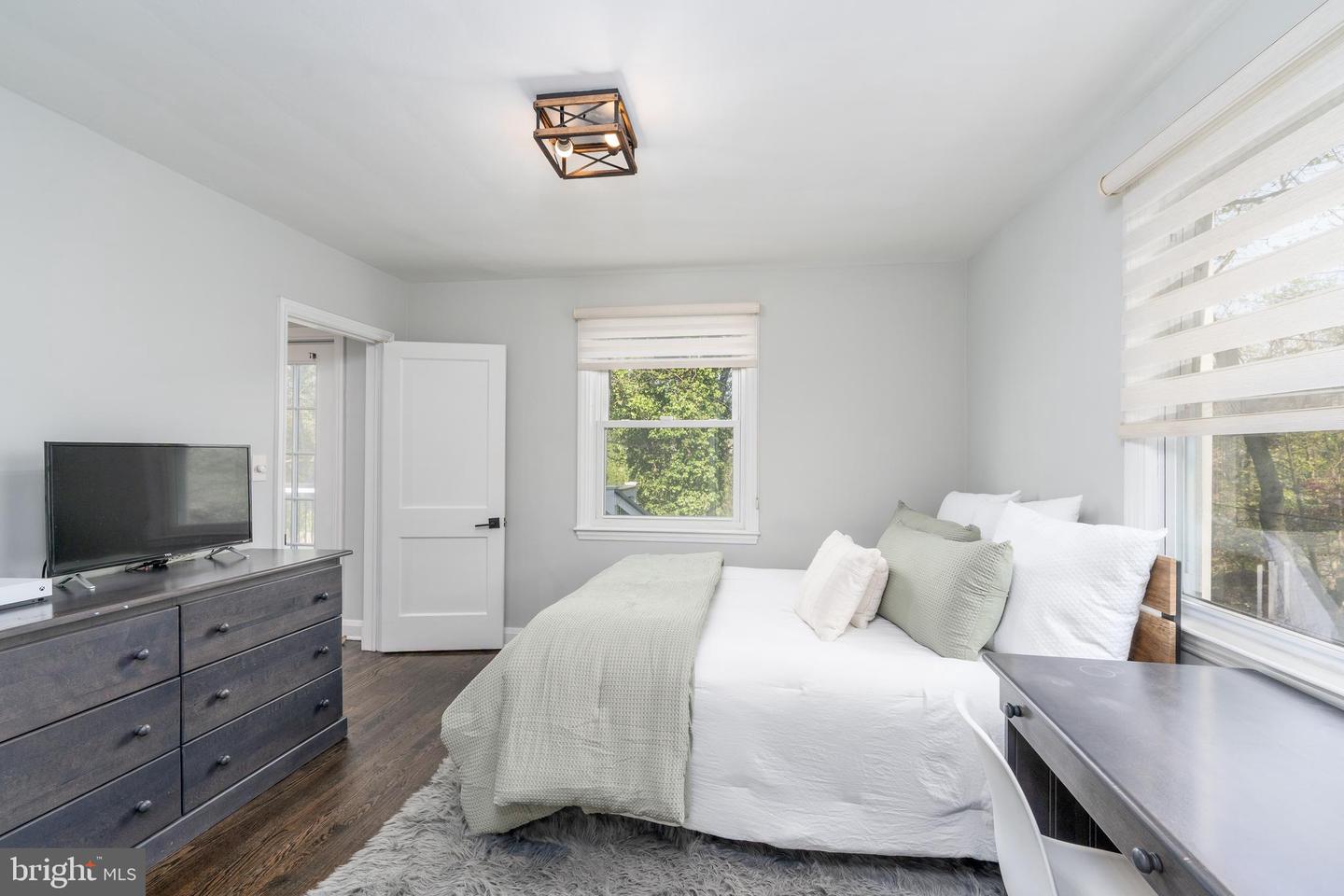 1609 W Rogers Ave W