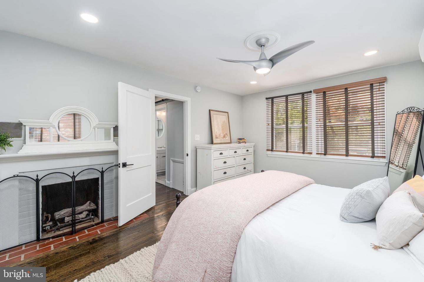 1609 W Rogers Ave W