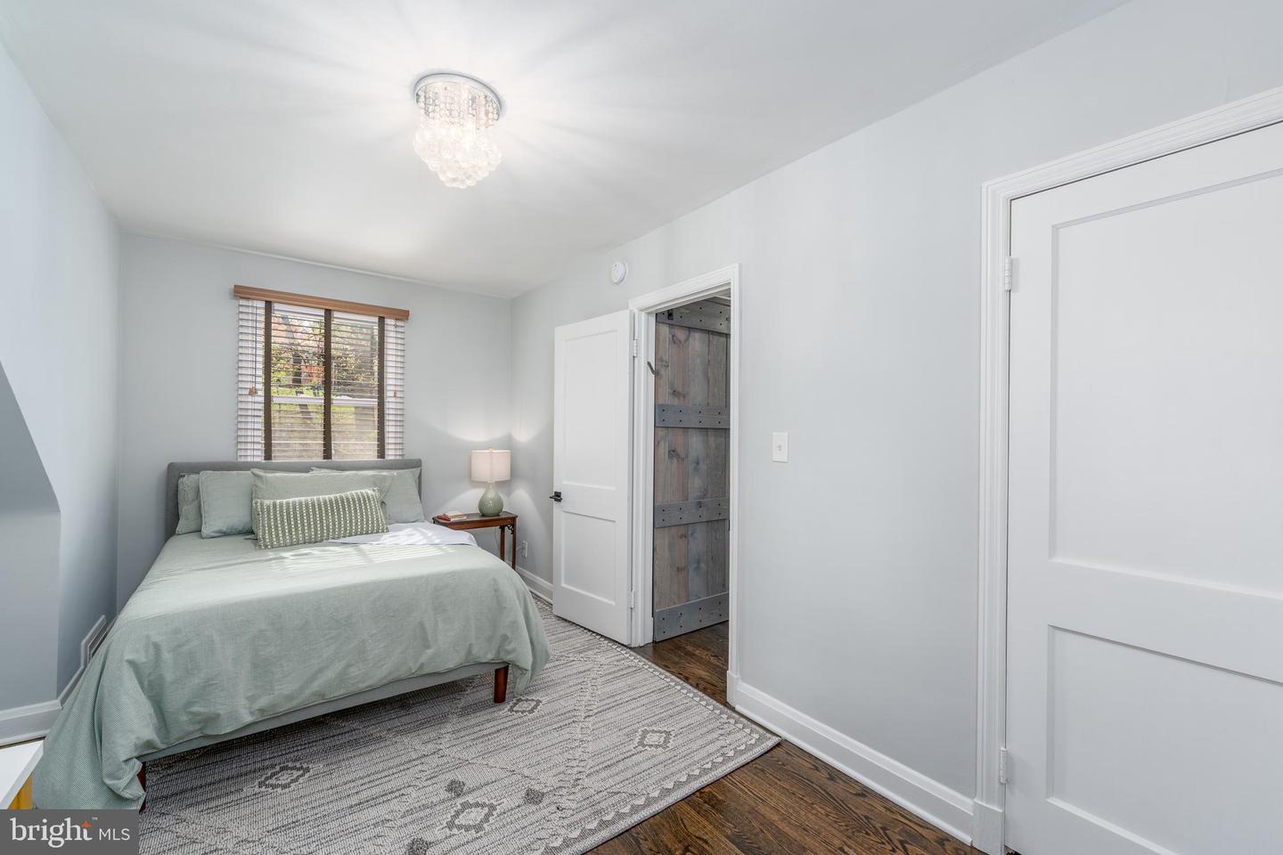 1609 W Rogers Ave W