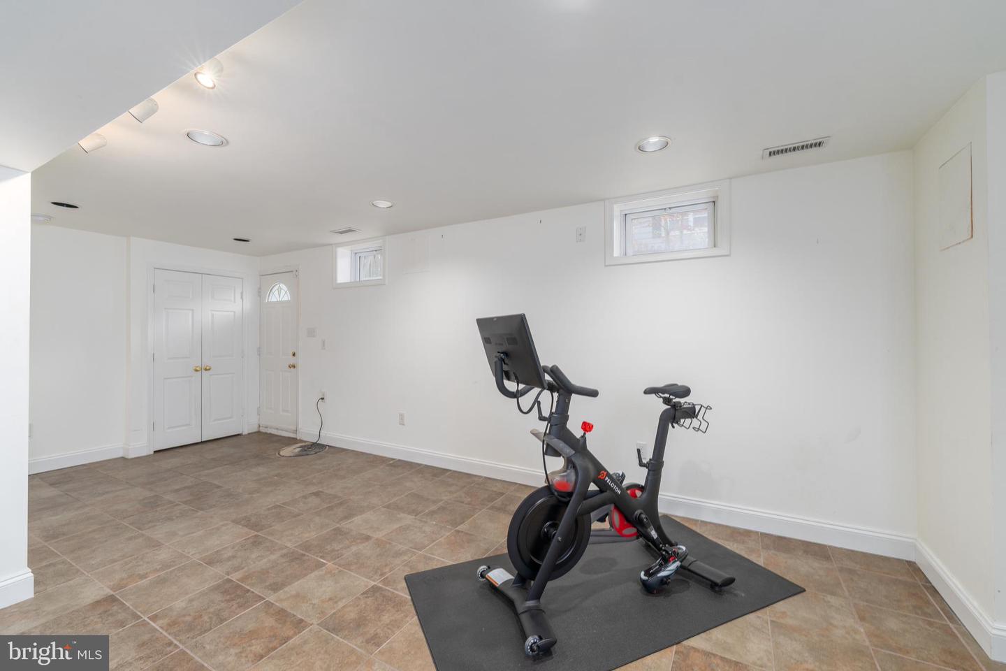 1609 W Rogers Ave W