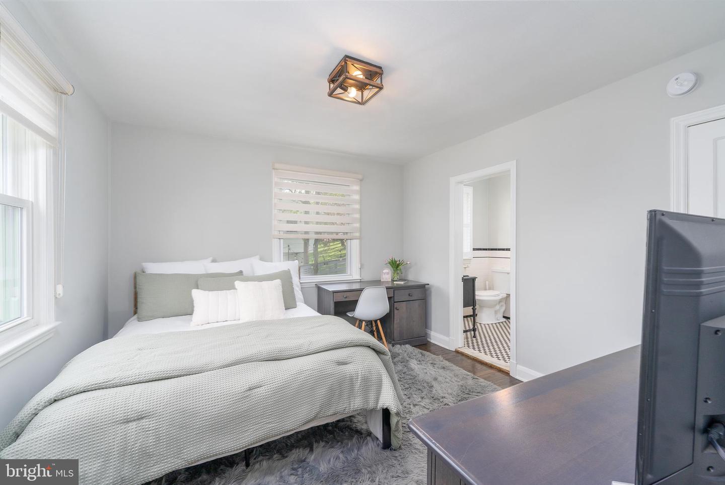1609 W Rogers Ave W