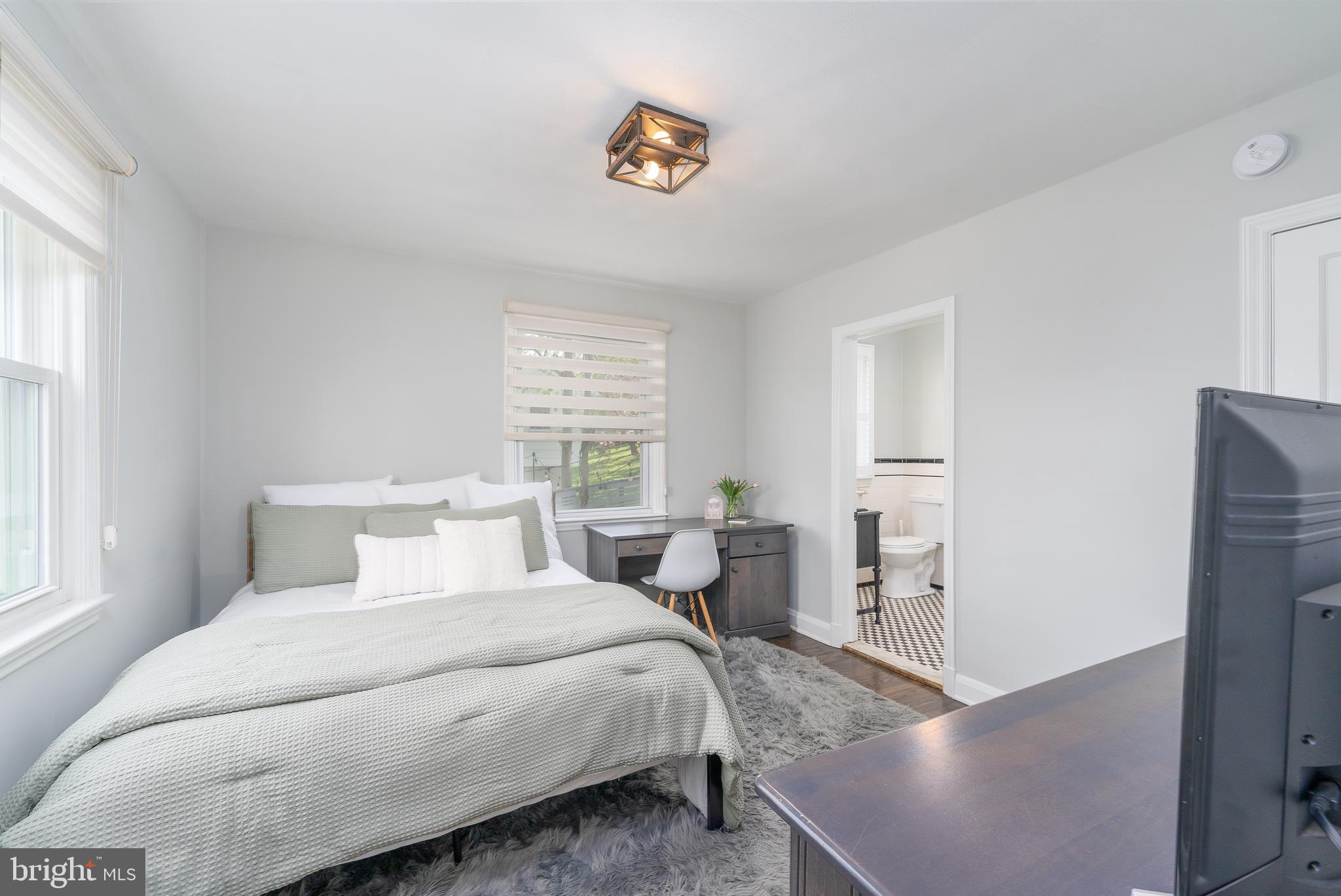 1609 W Rogers Ave W