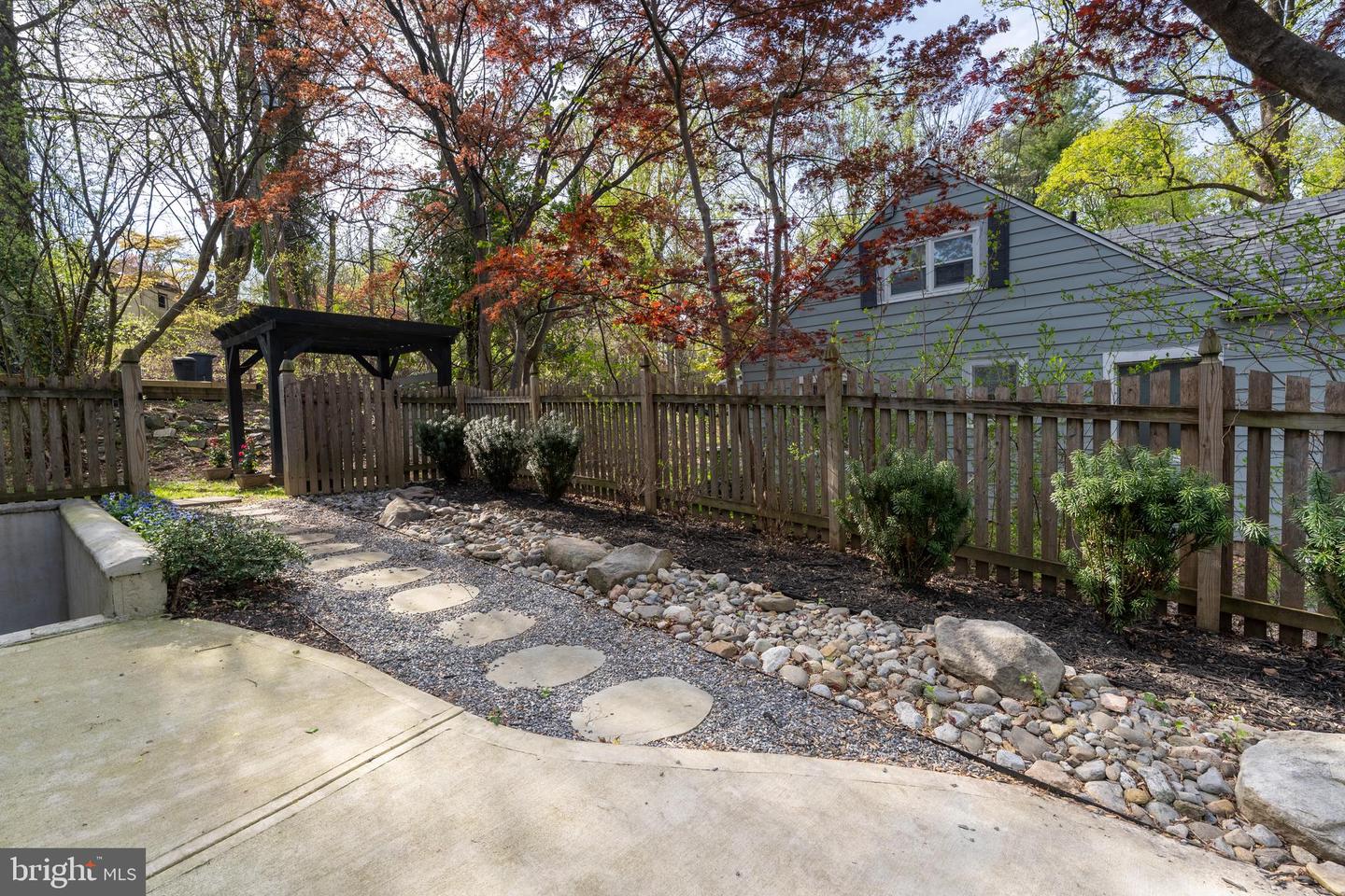 1609 W Rogers Ave W