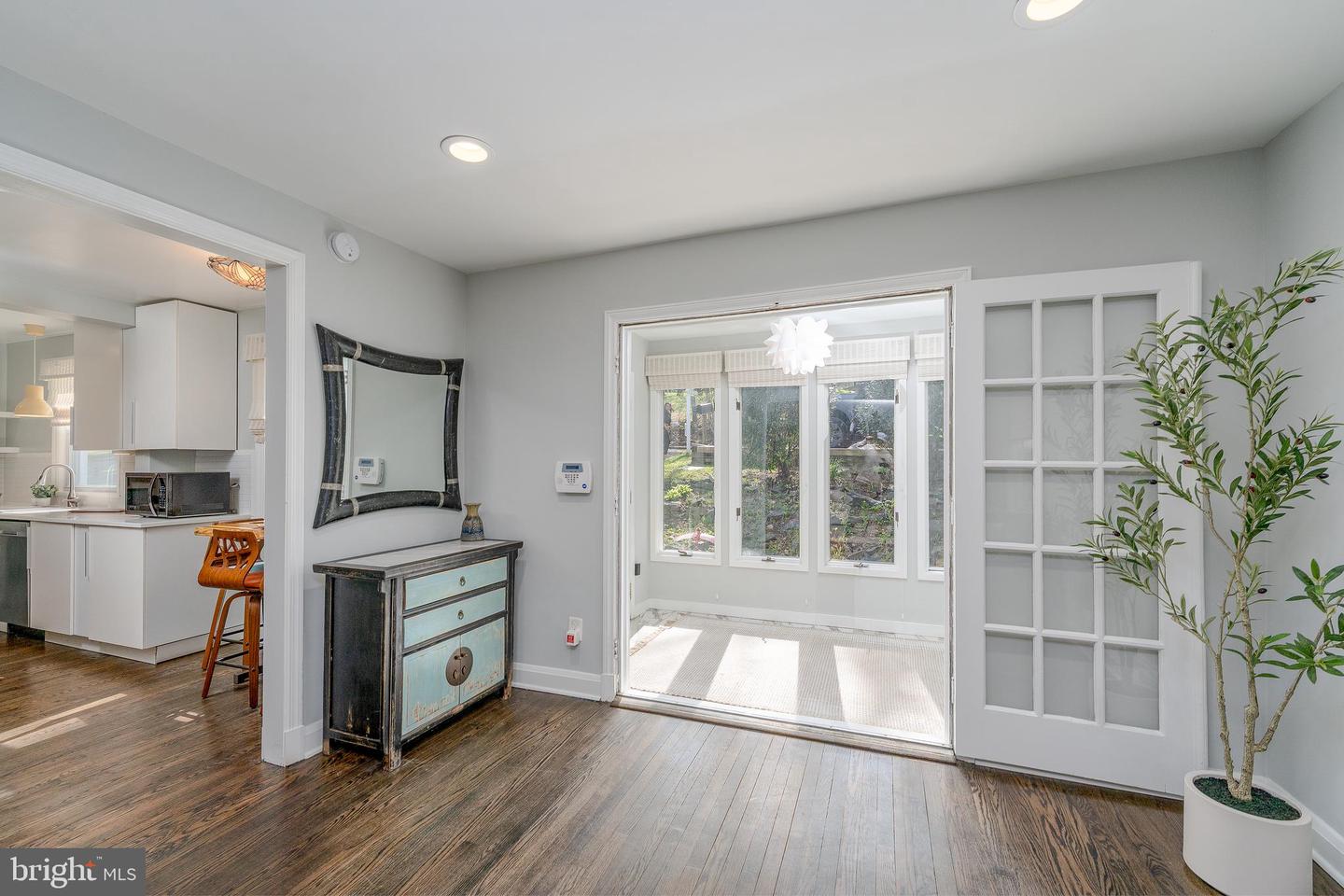 1609 W Rogers Ave W