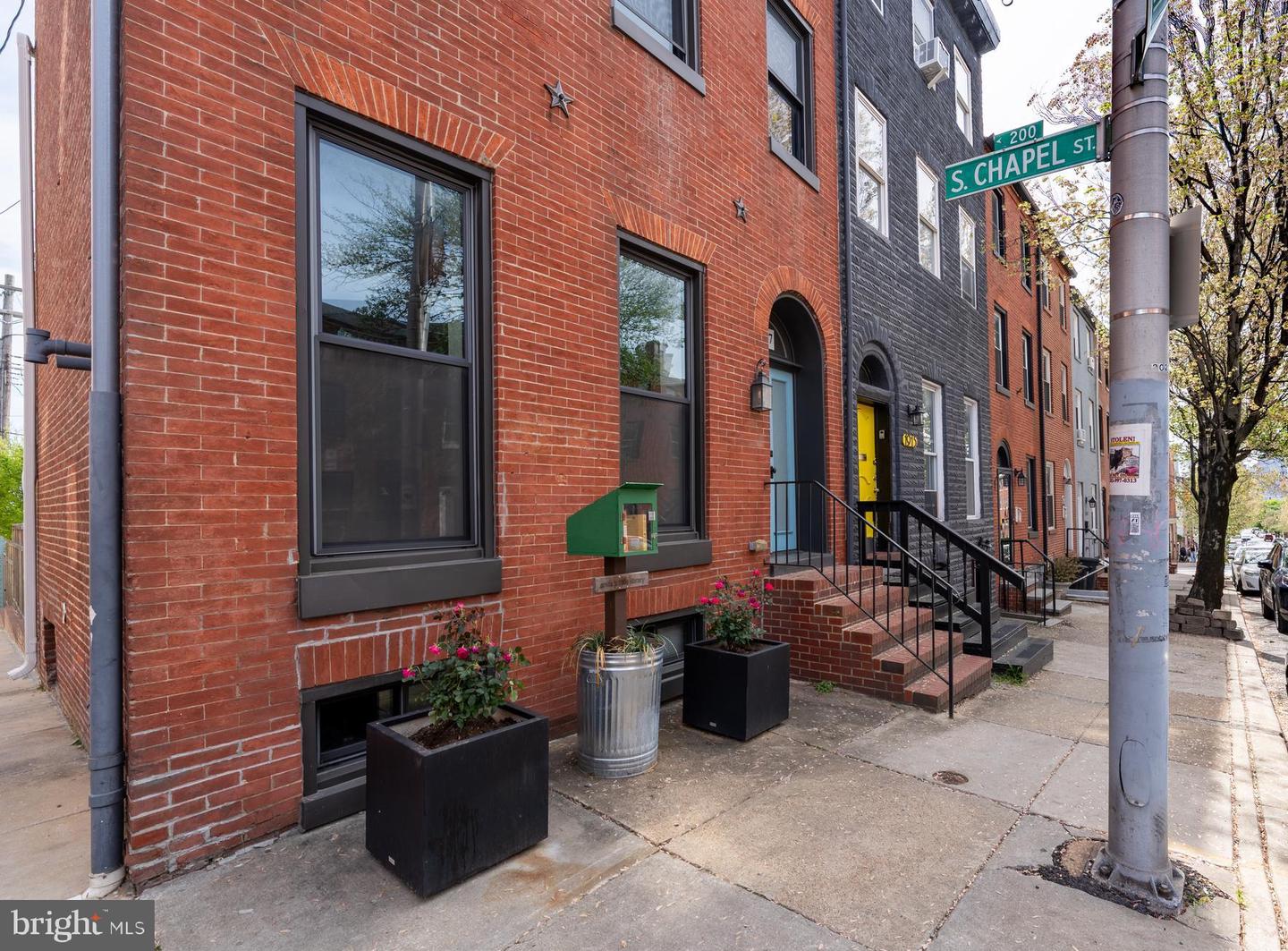 1917 E Pratt St E