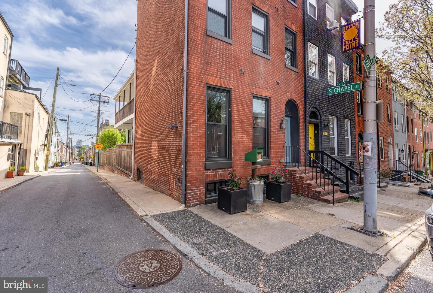 1917 E Pratt St E