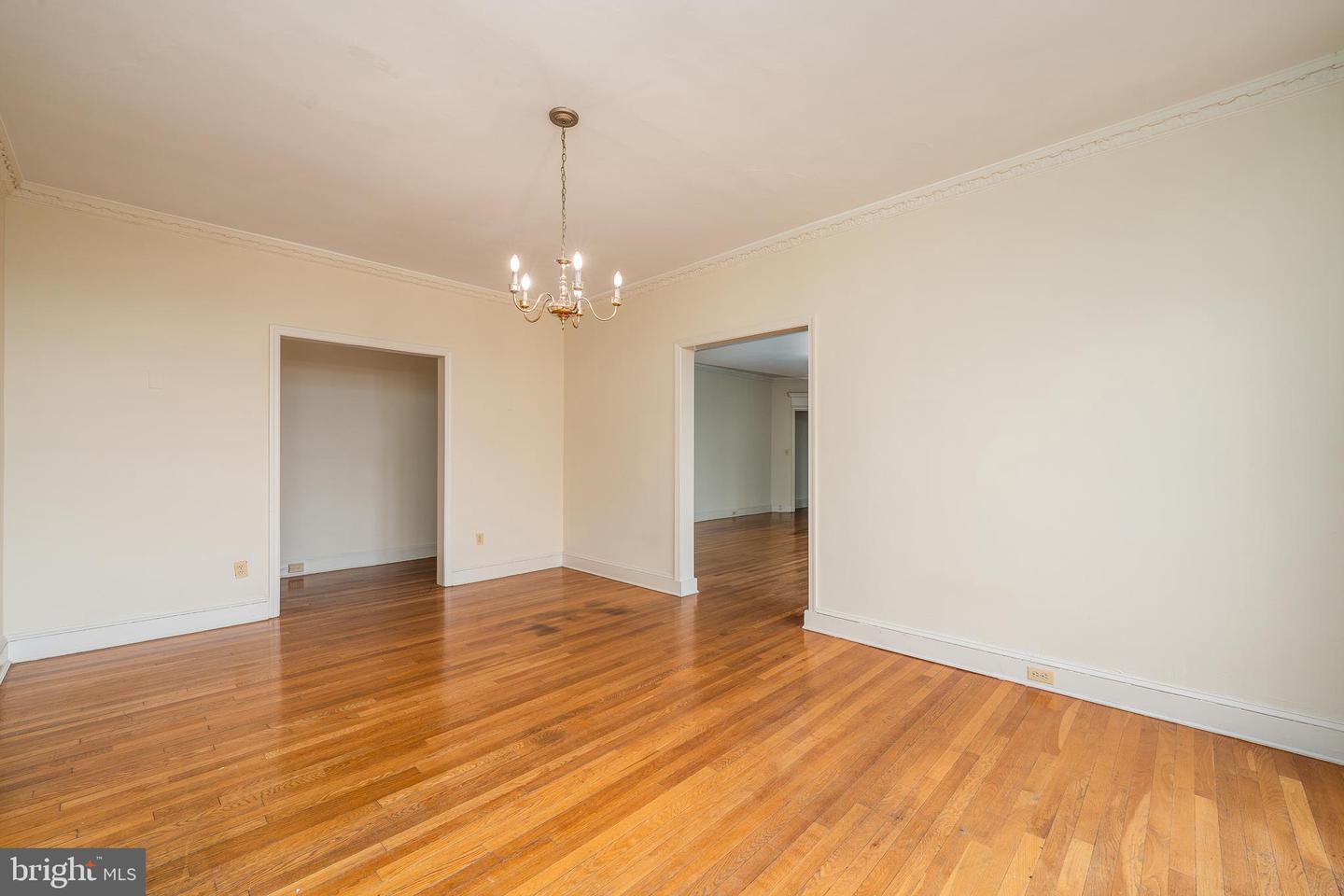 100 W UNIVERSITY PKWY #2B