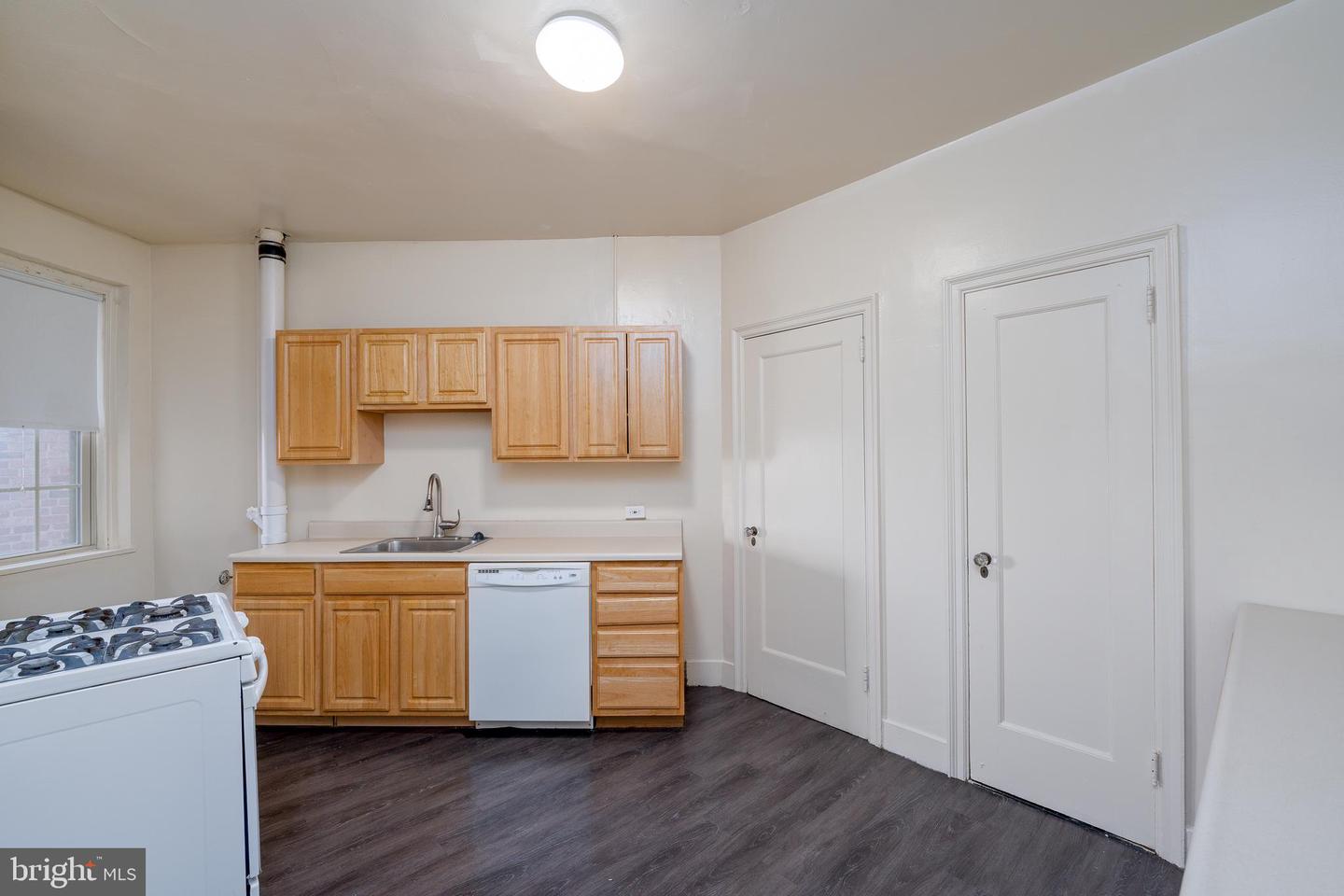 100 W UNIVERSITY PKWY #2B