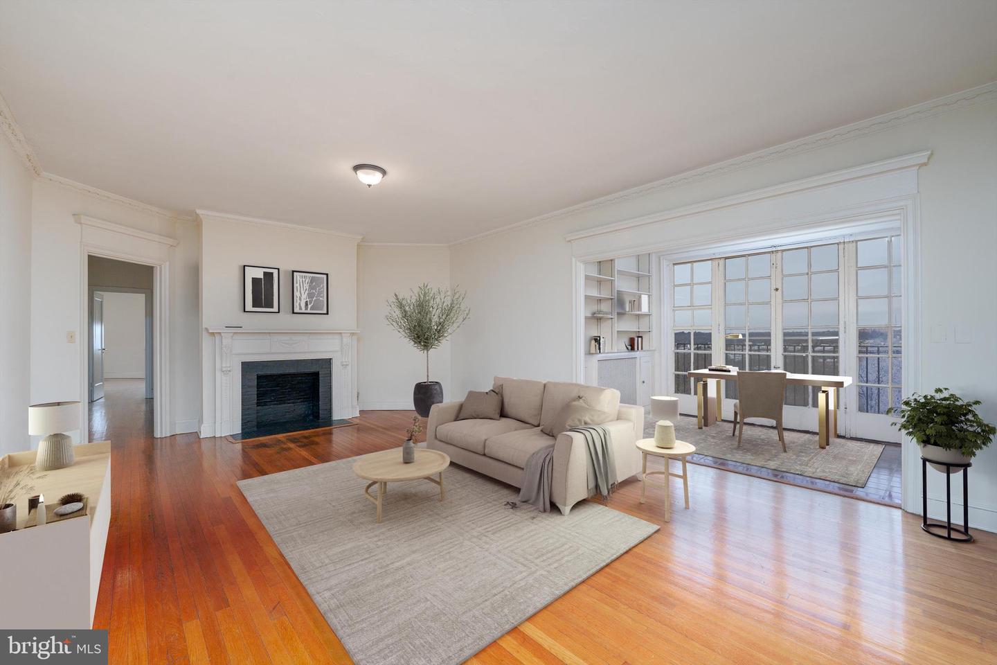 100 W UNIVERSITY PKWY #2B