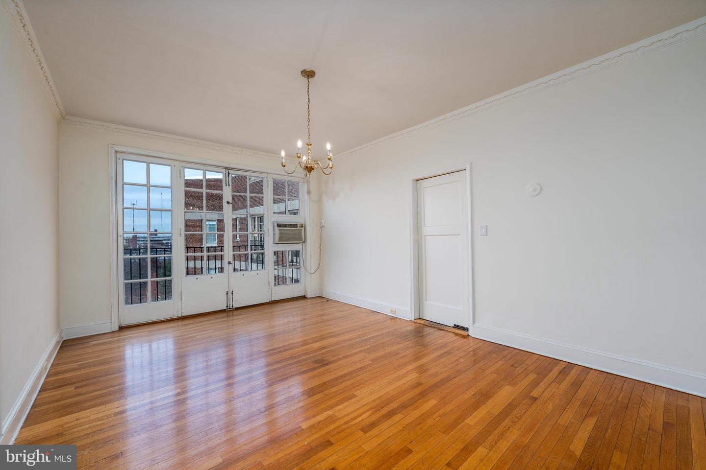 100 W UNIVERSITY PKWY #2B