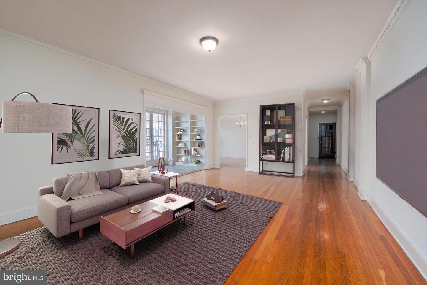 100 W UNIVERSITY PKWY #2B