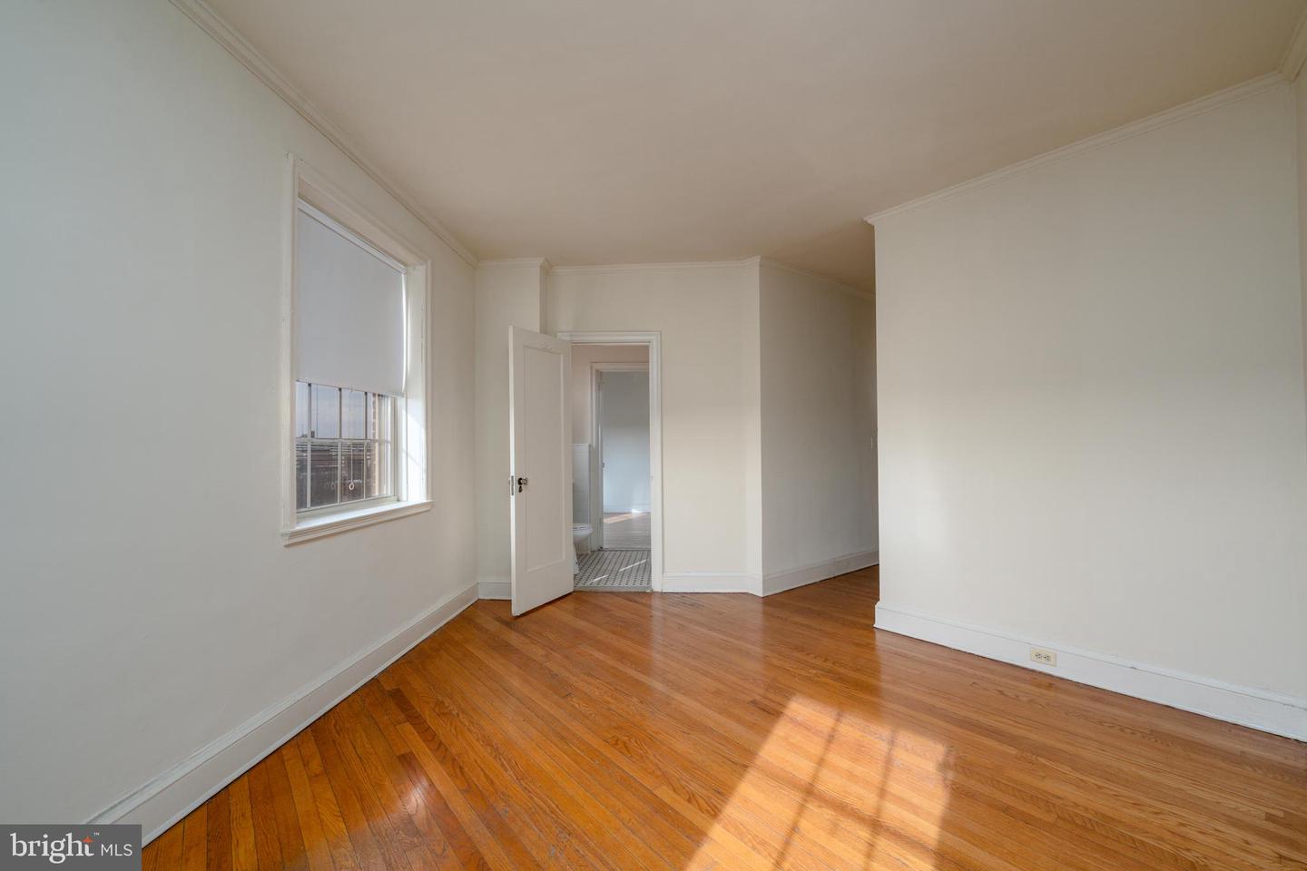 100 W UNIVERSITY PKWY #2B
