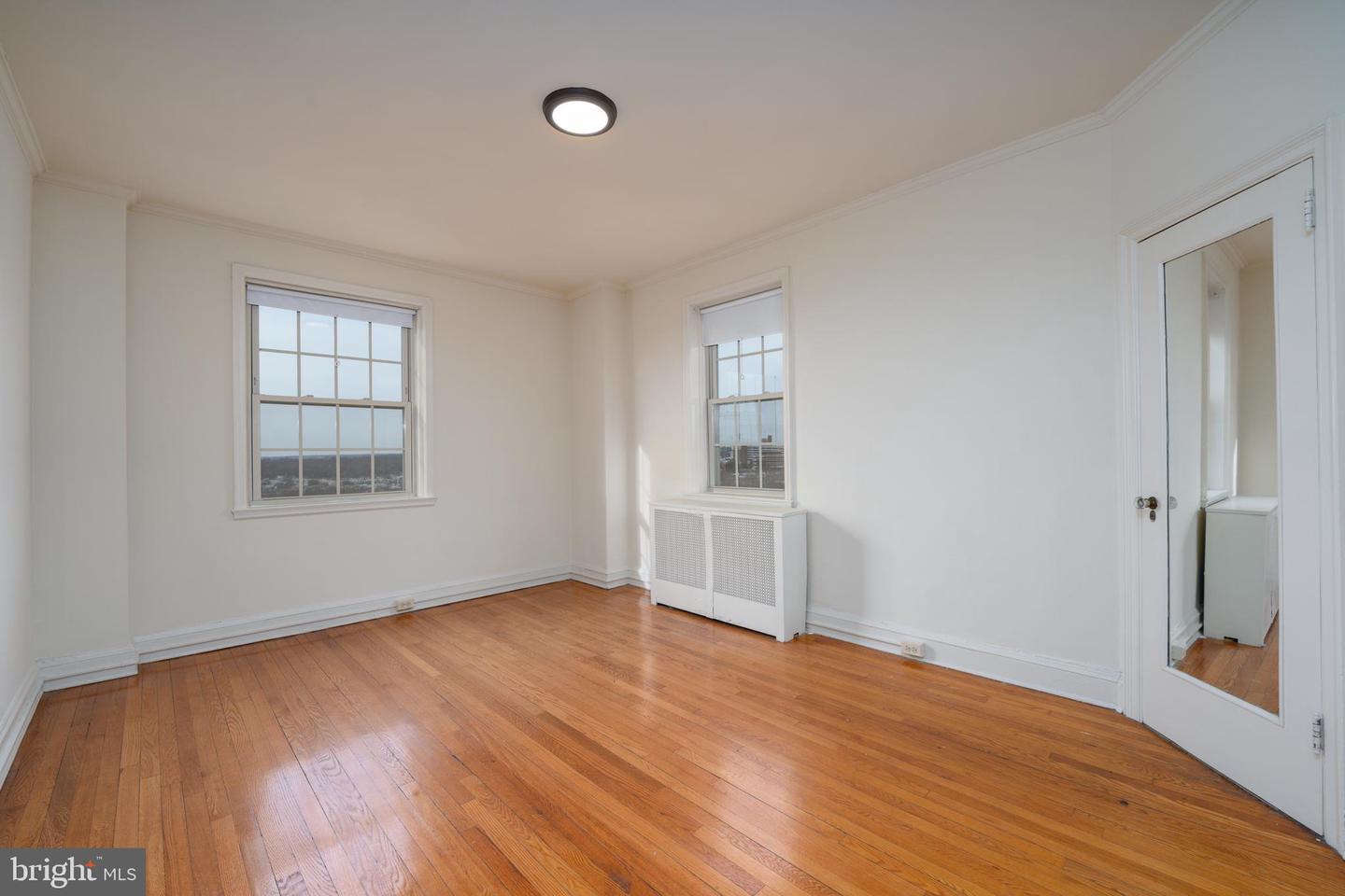 100 W UNIVERSITY PKWY #2B