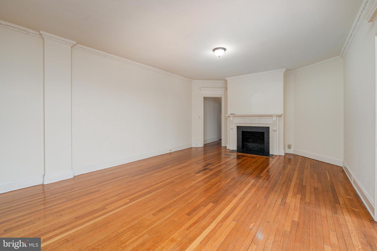 100 W UNIVERSITY PKWY #2B