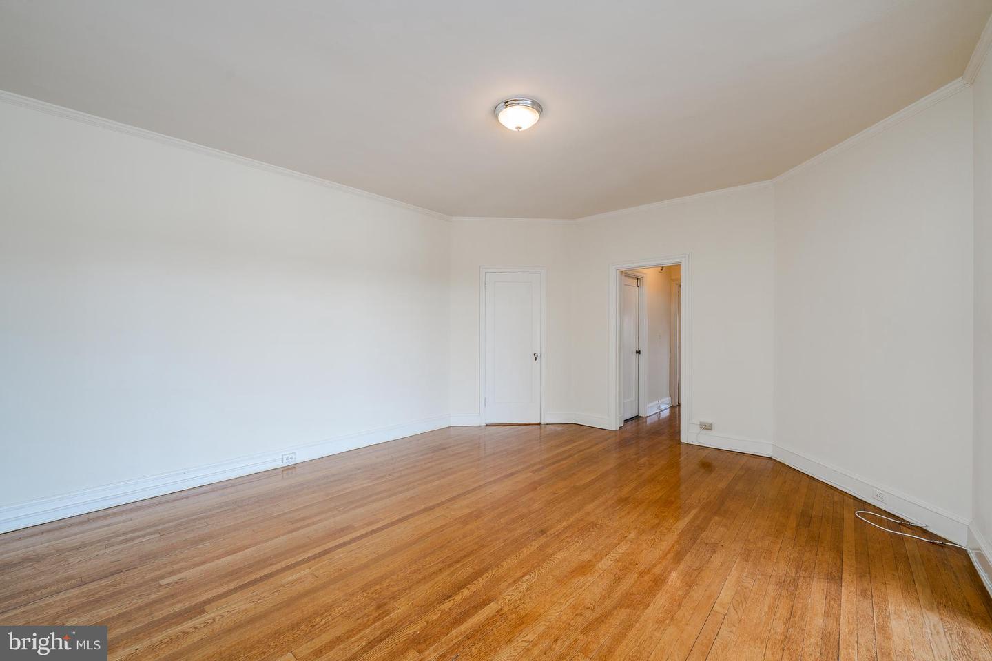 100 UNIVERSITY PKWY #8D