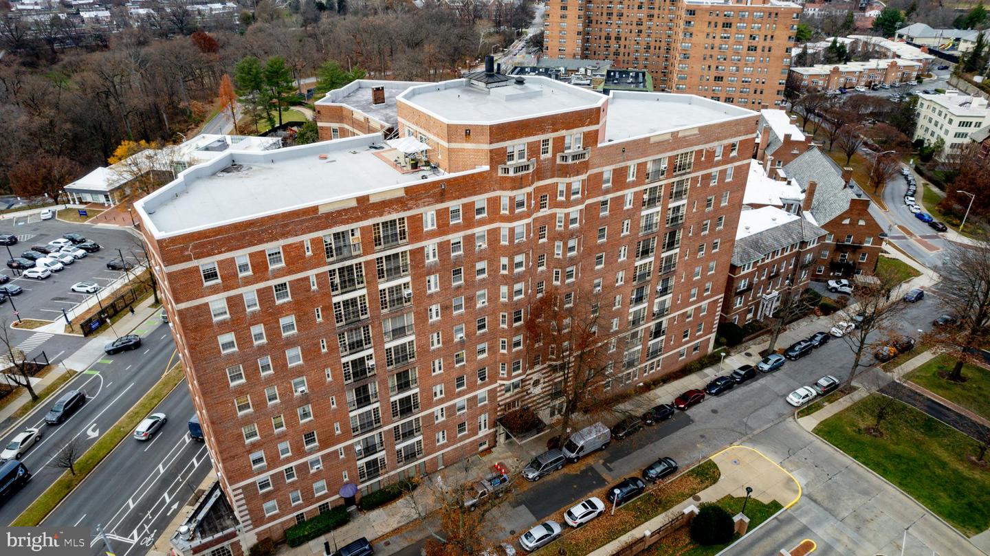 100 UNIVERSITY PKWY #8D