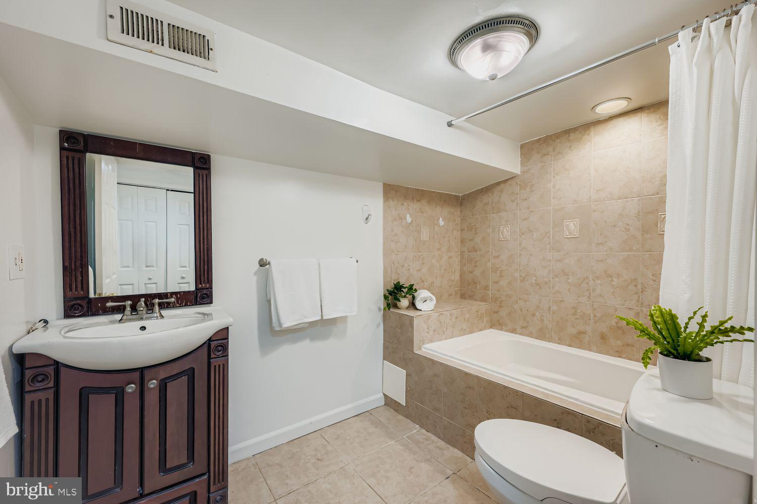 32 N PATTERSON PARK AVENUE