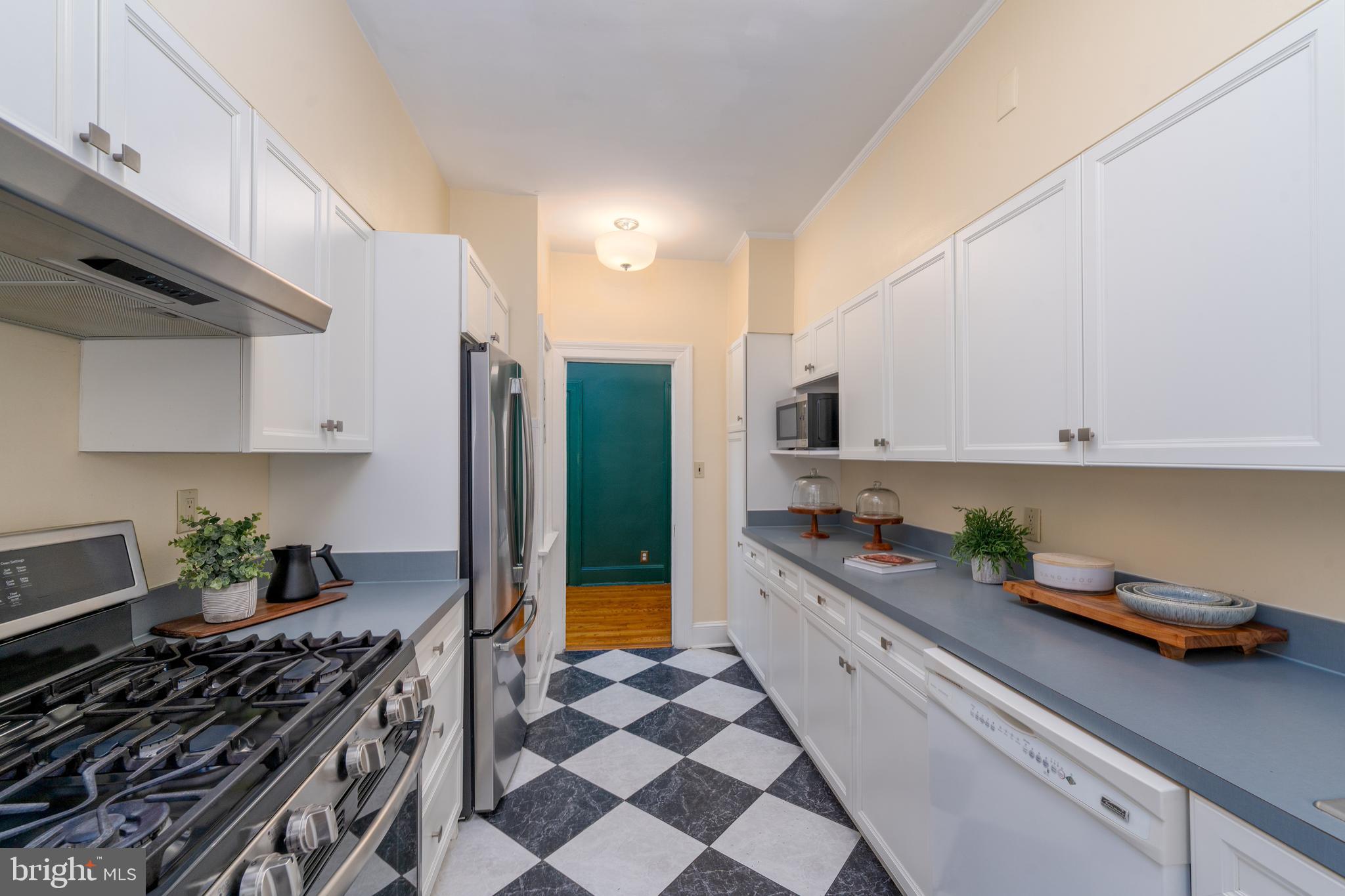 102 W 39TH STREET 2B