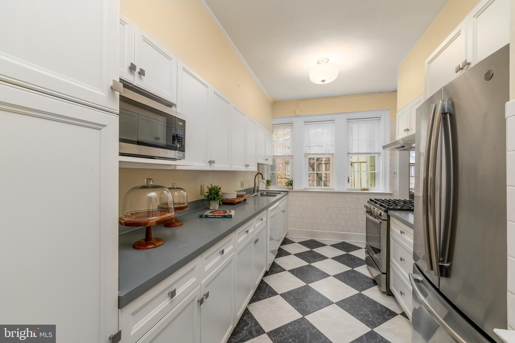 102 W 39TH STREET 2B