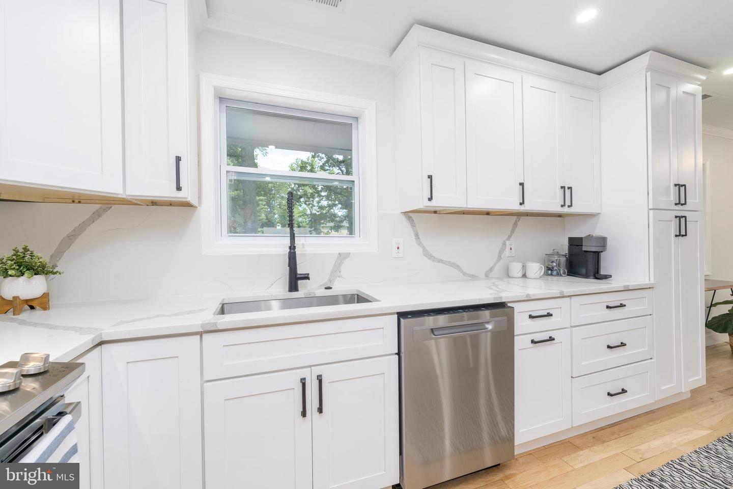 10 Chapel Ct