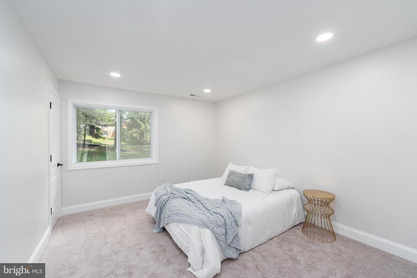 10 Chapel Ct