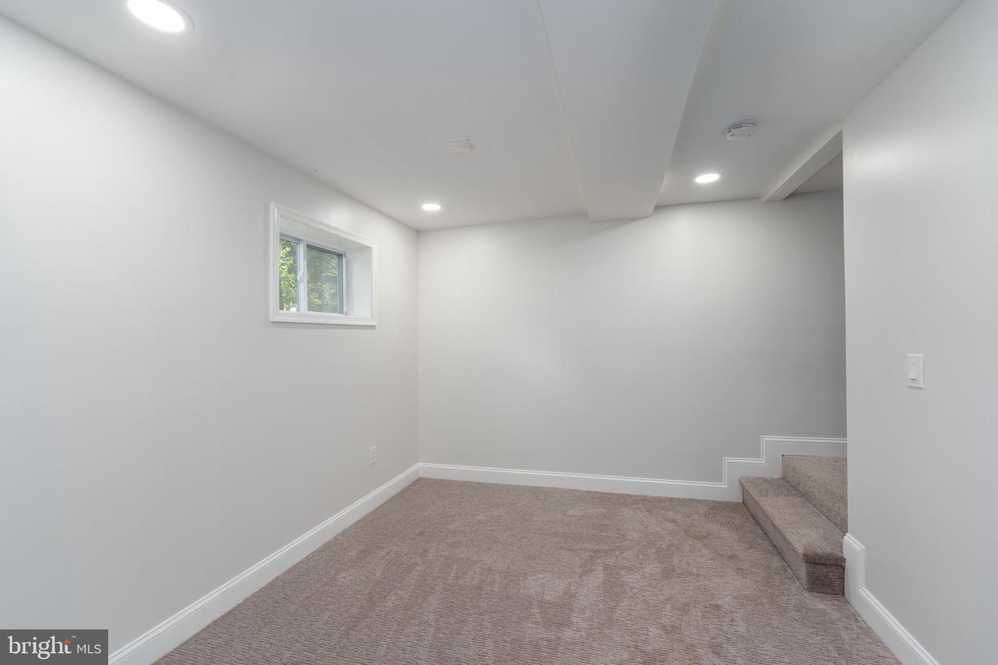 10 Chapel Ct