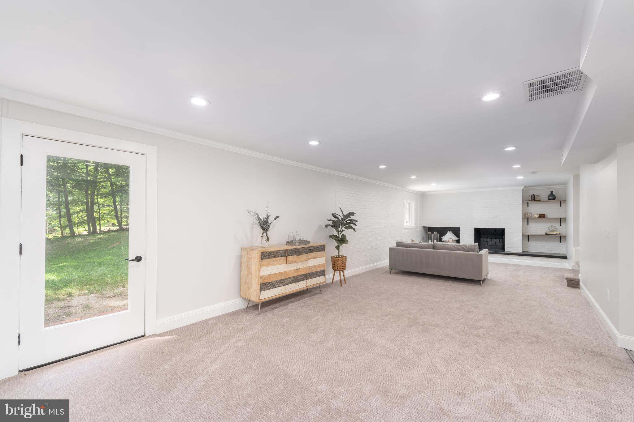 10 Chapel Ct