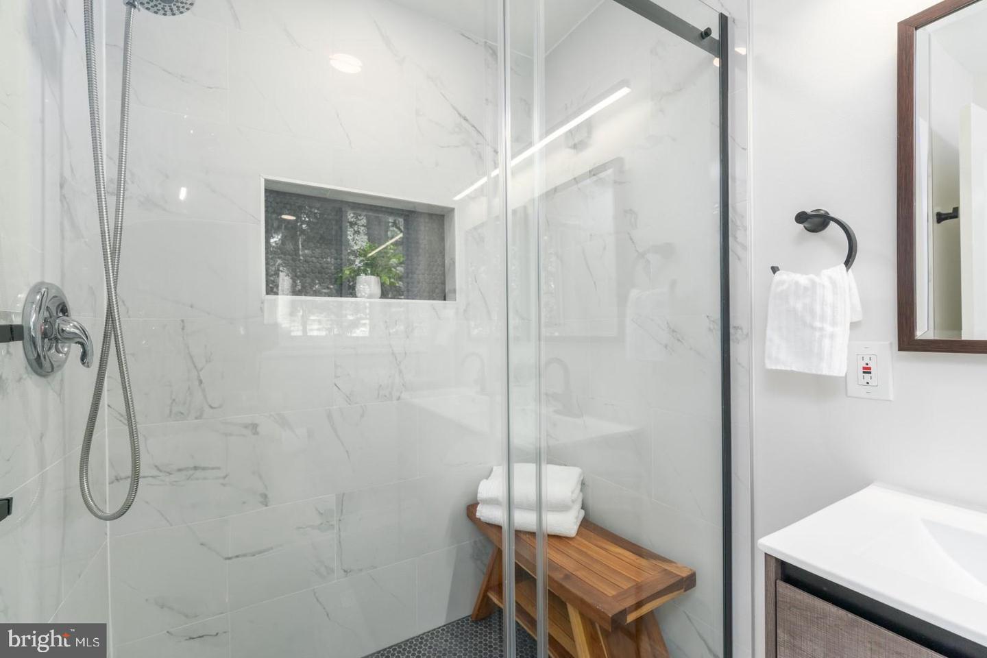 10 Chapel Ct