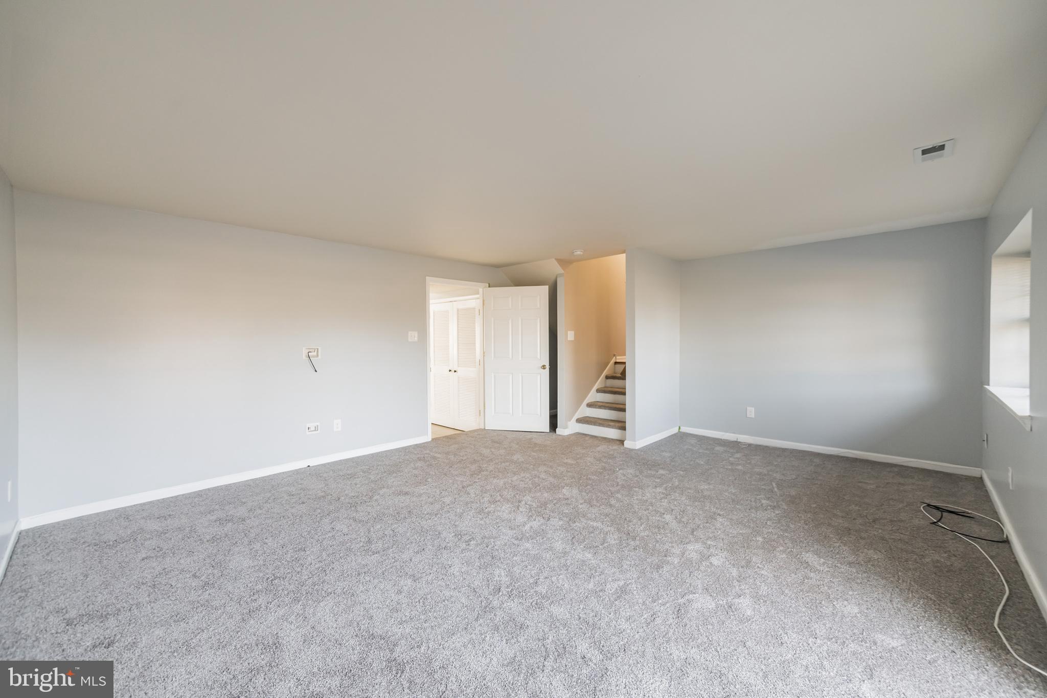 1746 Larchwood Dr