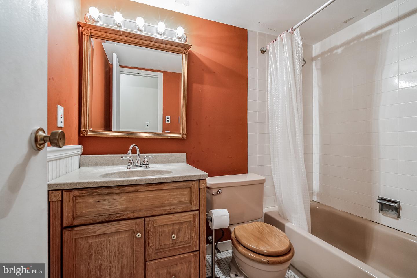 4000 GYPSY LANE Unit: 417