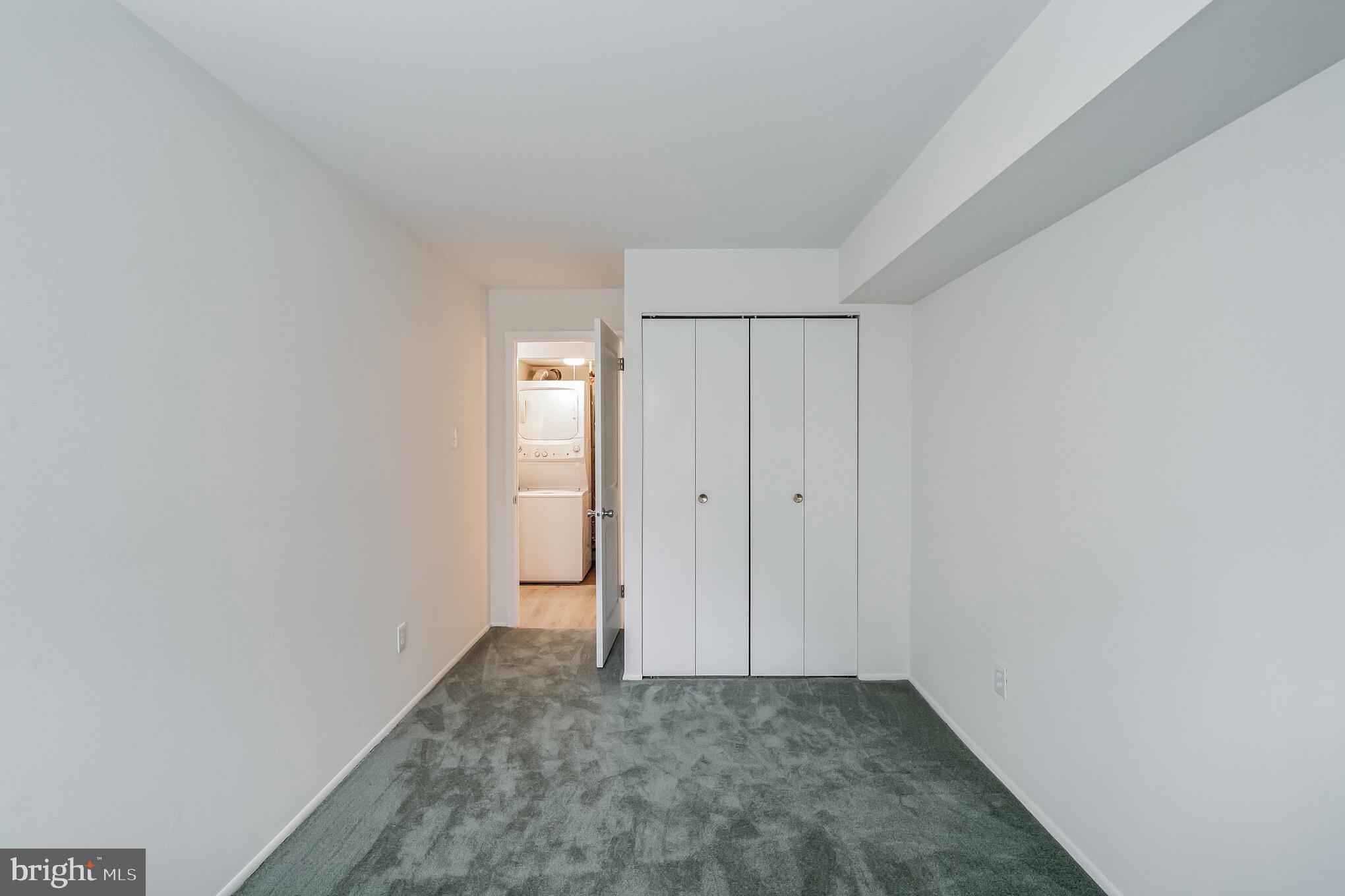 611 Roxborough AVENUE Unit: 607A