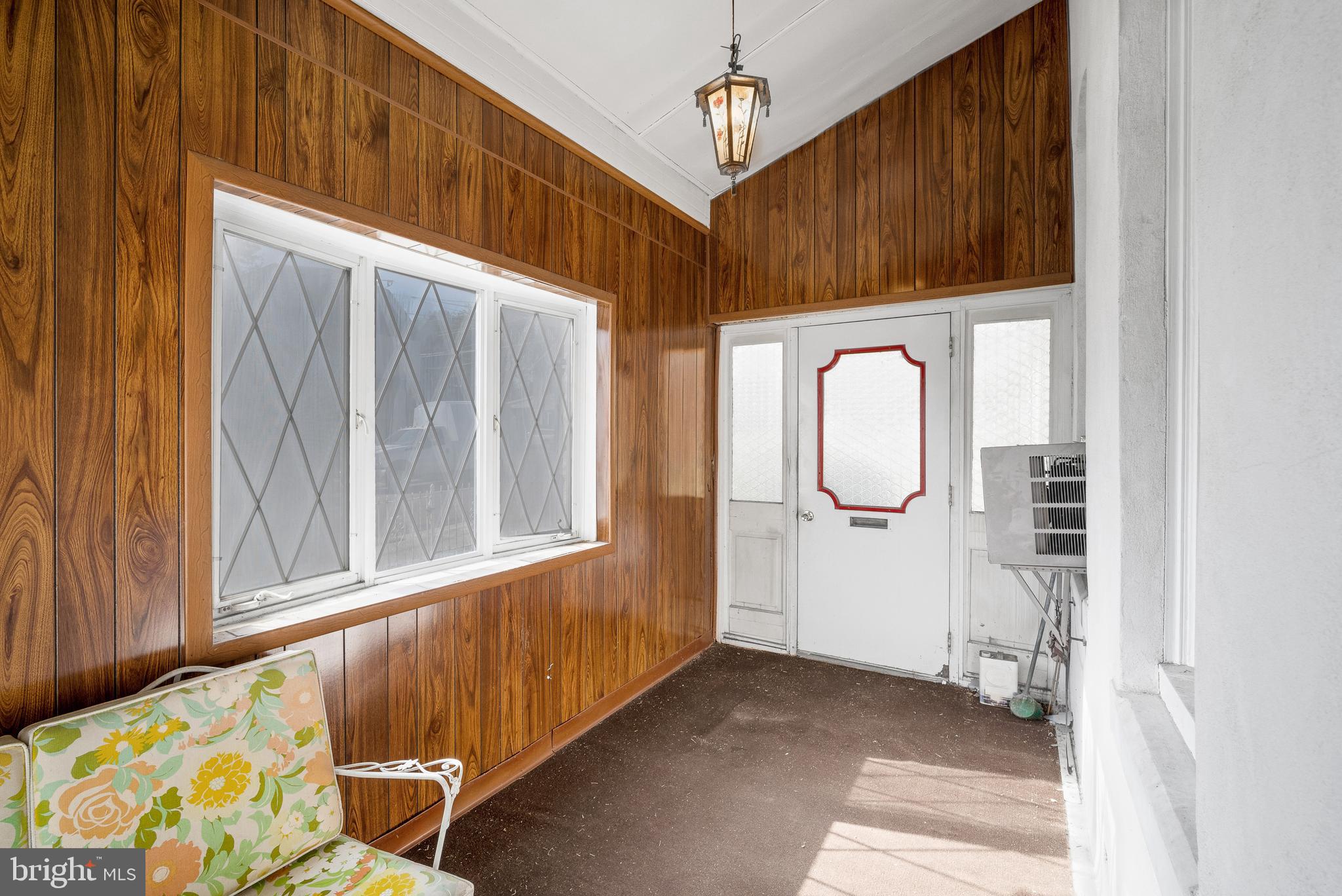 606 Hermitage STREET