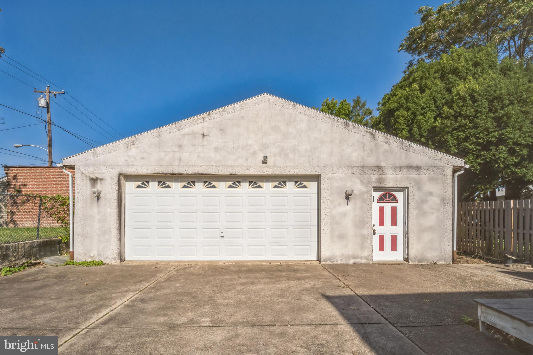 606 Hermitage STREET