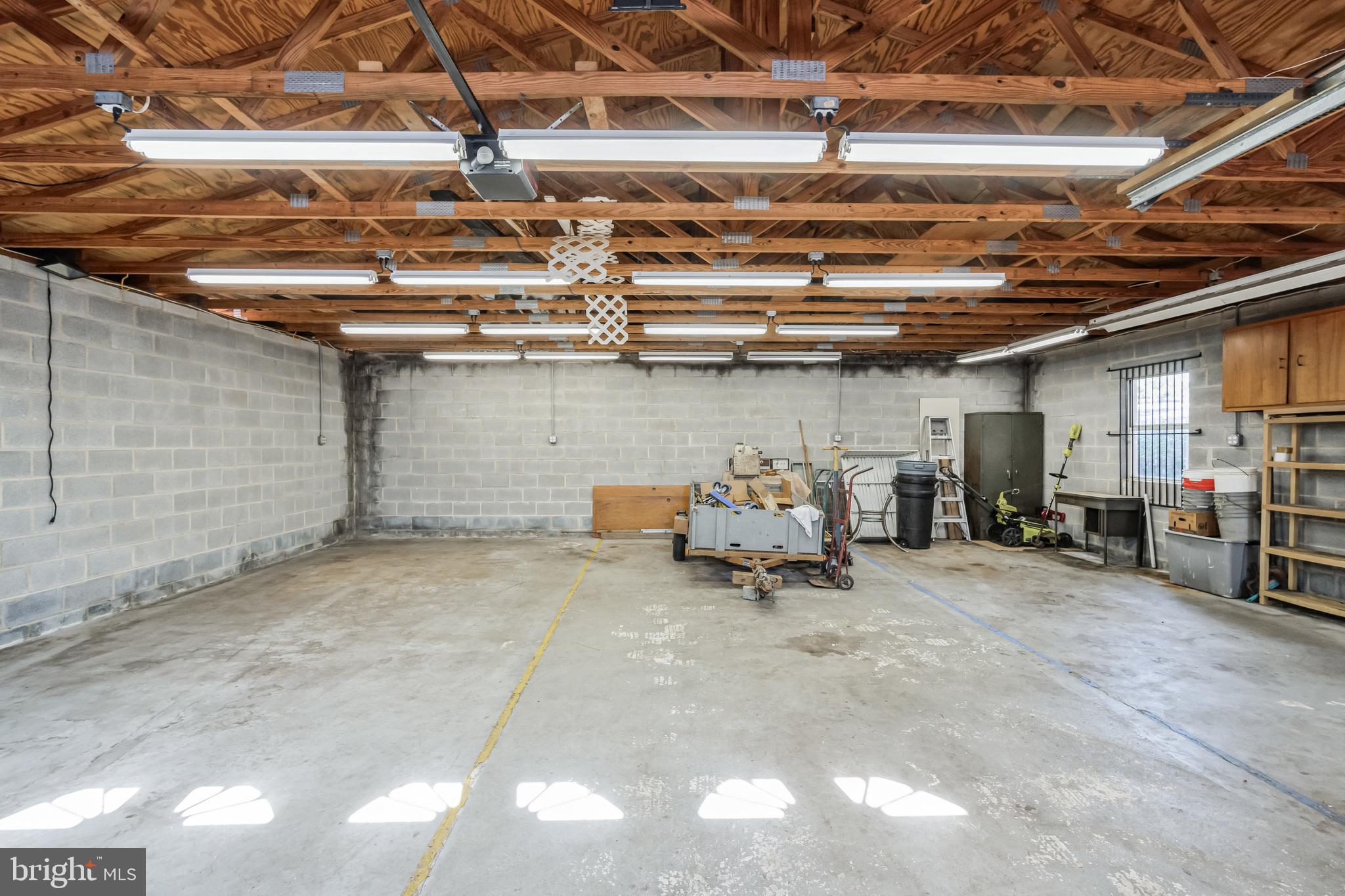 606 Hermitage STREET