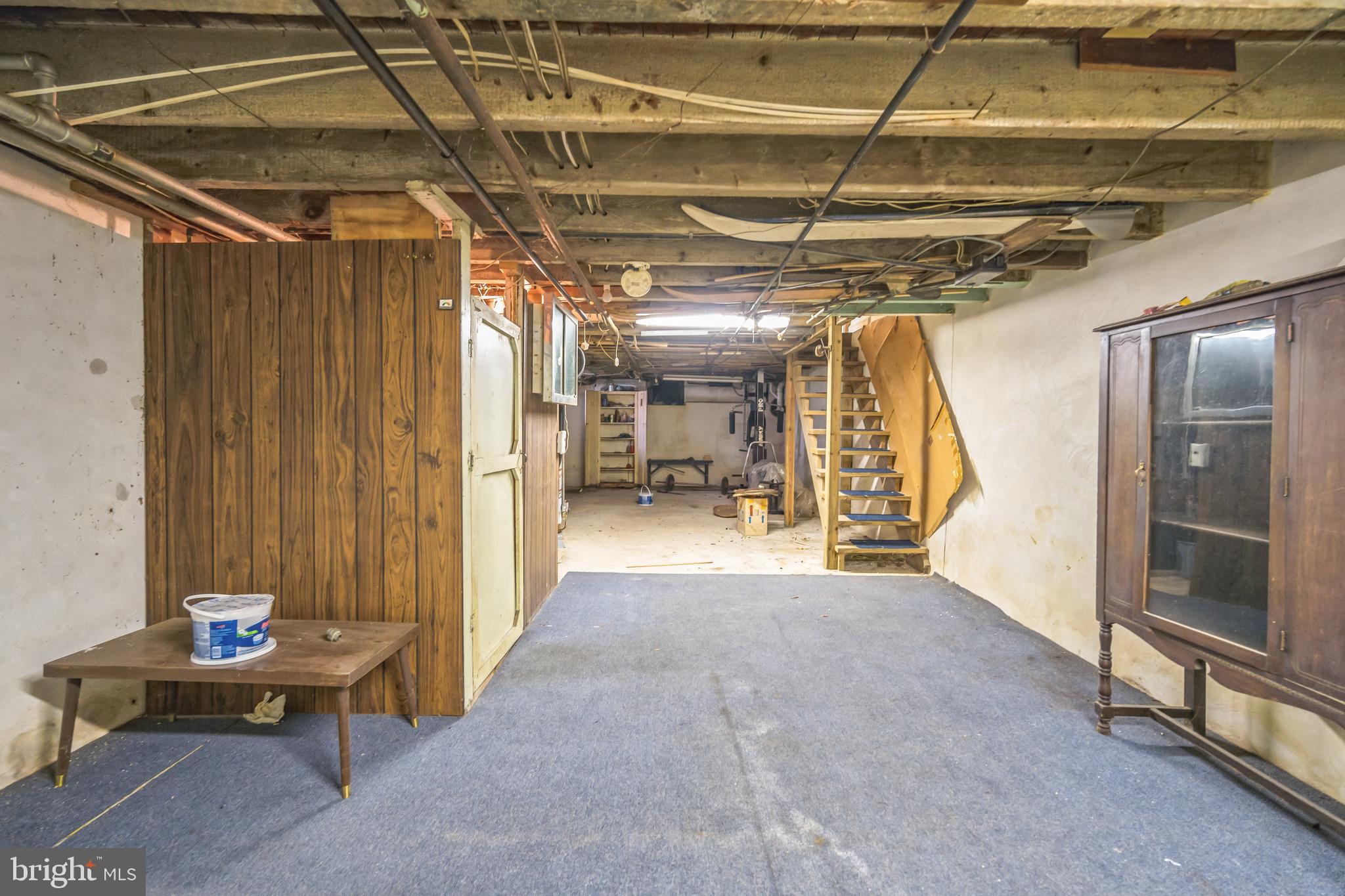 606 Hermitage STREET