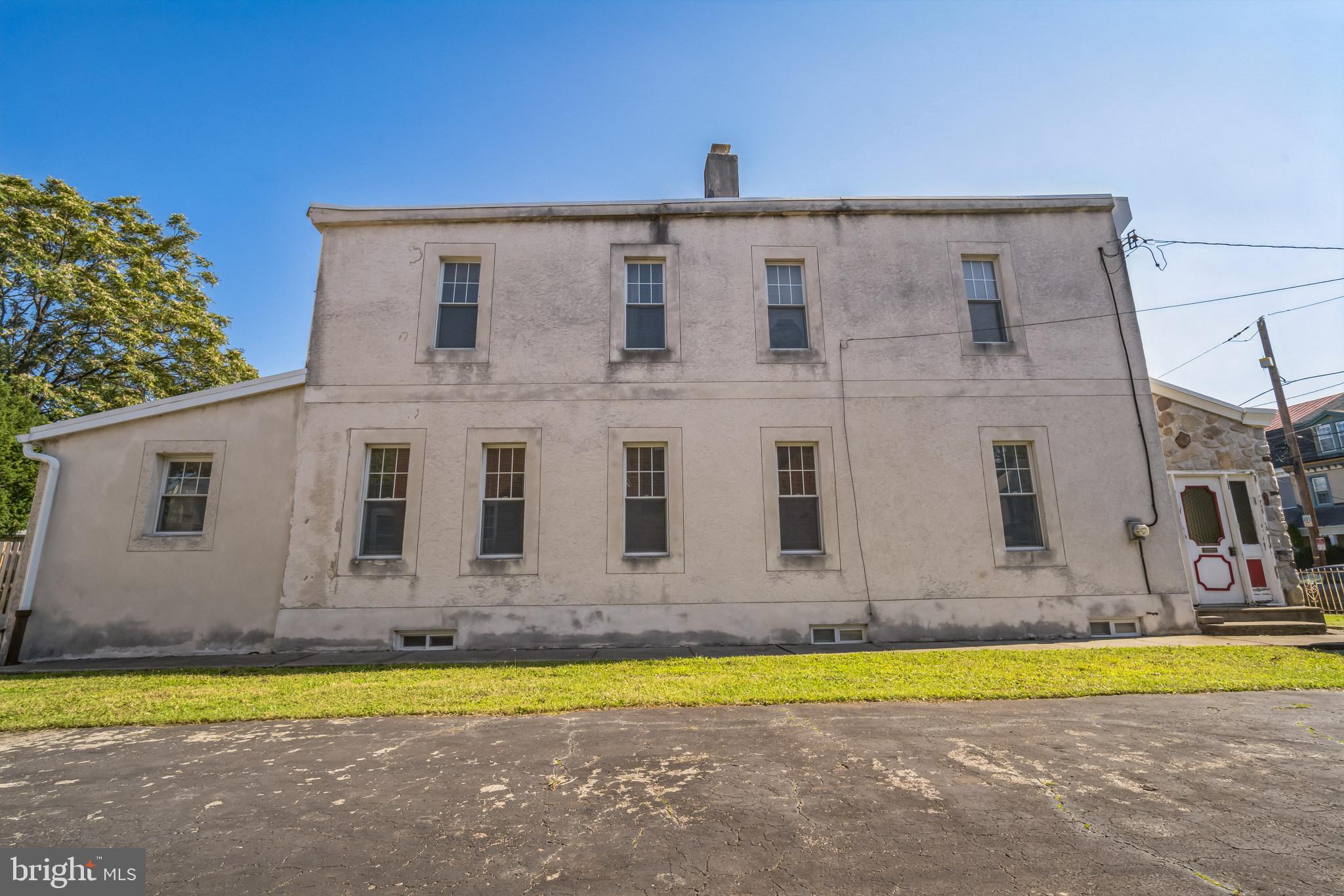 606 Hermitage STREET