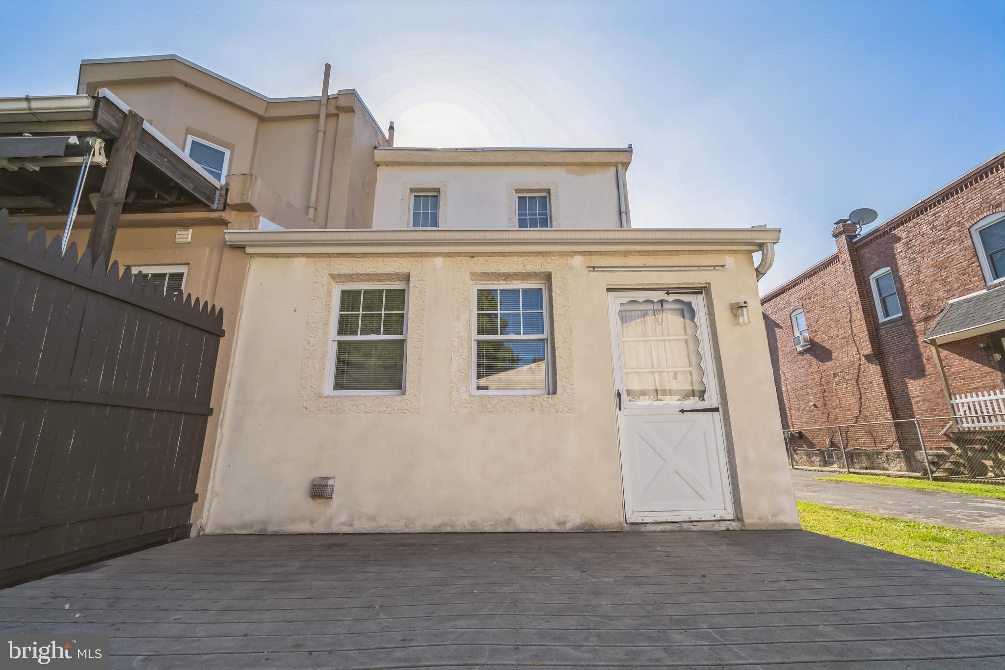 606 Hermitage STREET