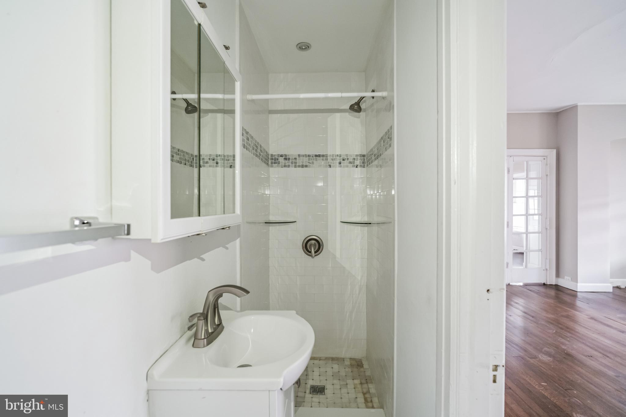 5608 Ridge AVENUE Unit: F1