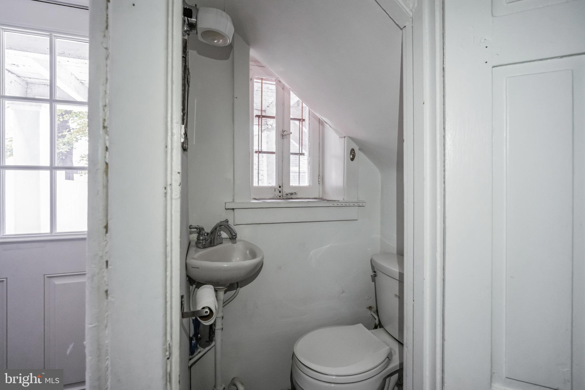 5608 Ridge AVENUE Unit: F1