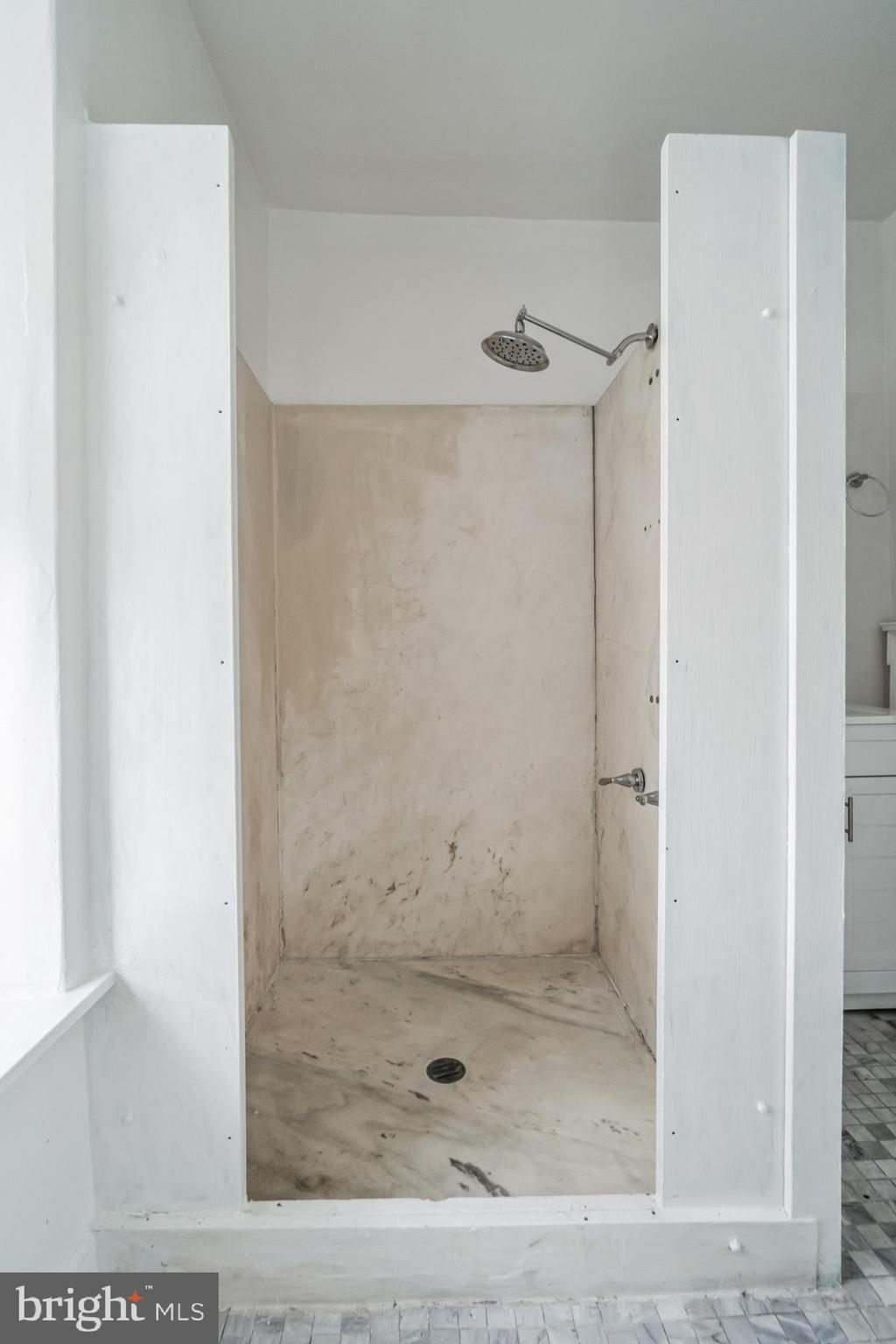 5608 Ridge AVENUE Unit: F3