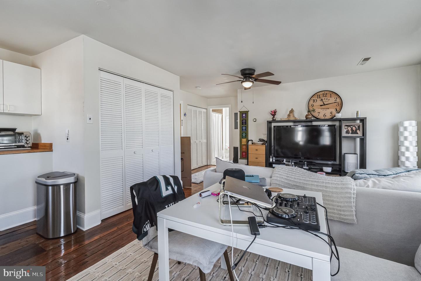 4417 Baker STREET Unit: 3