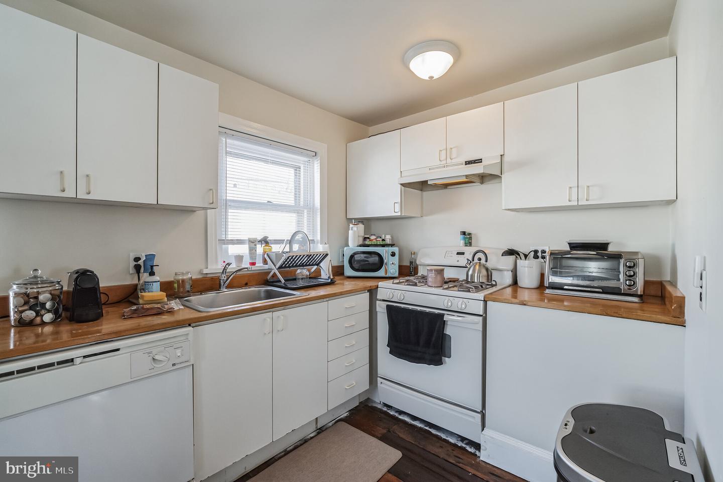 4417 Baker STREET Unit: 3