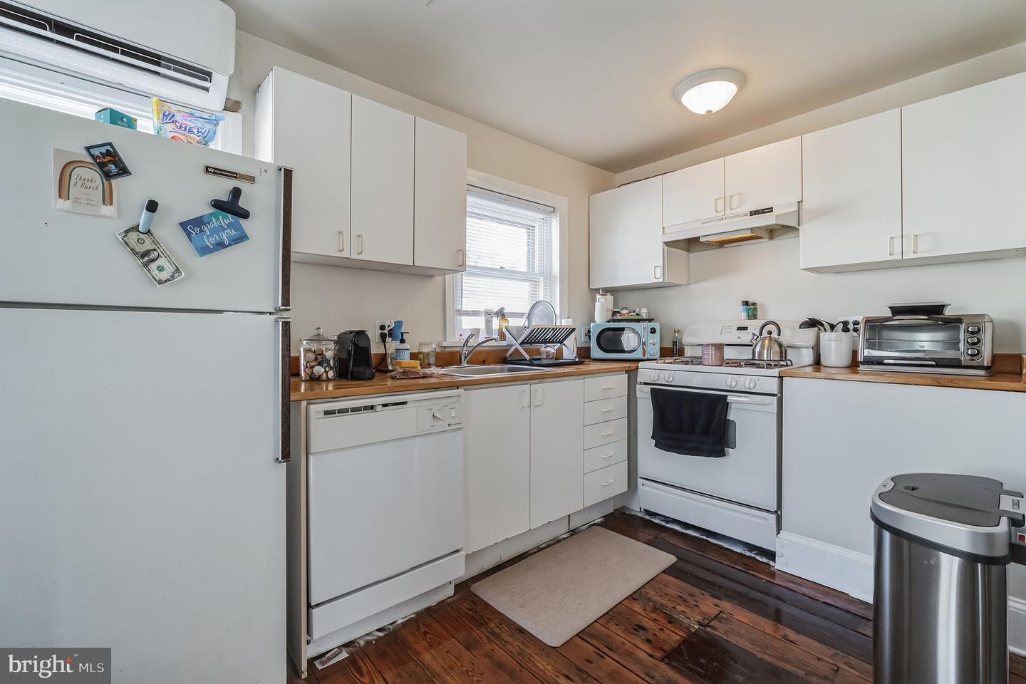 4417 Baker STREET Unit: 3