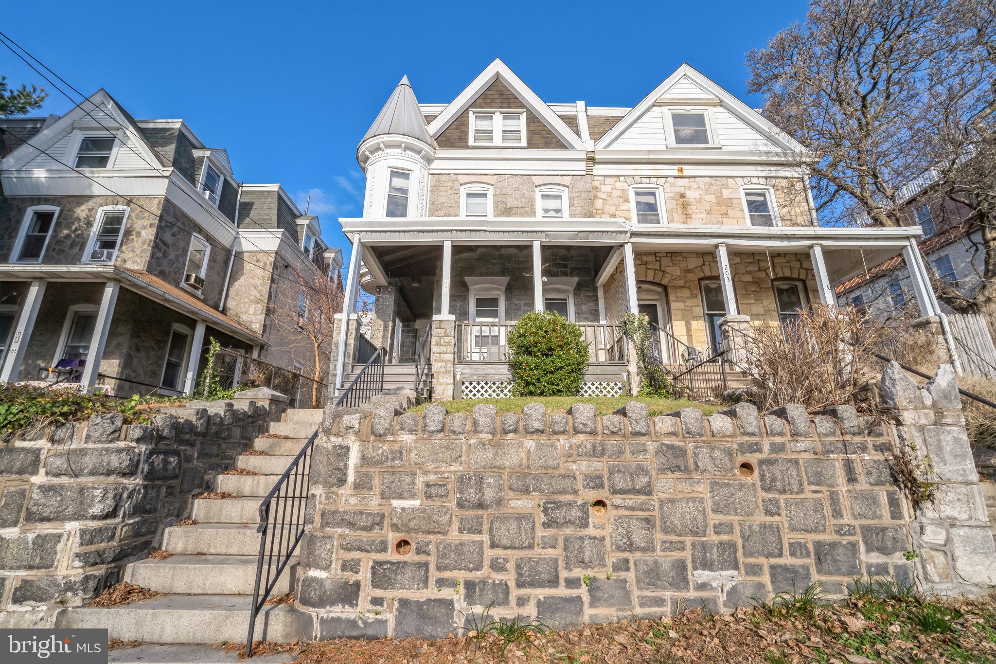 201 Sumac STREET Unit: 1 FLR