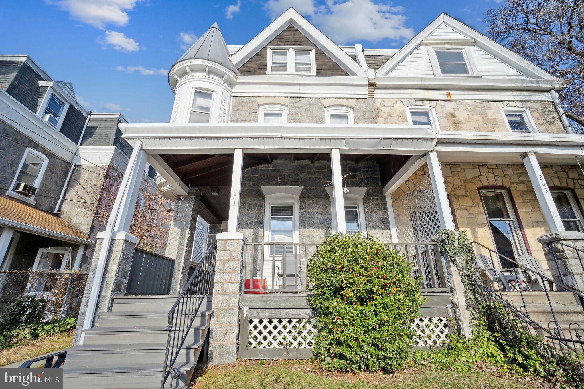 201 Sumac STREET Unit: 1 FLR
