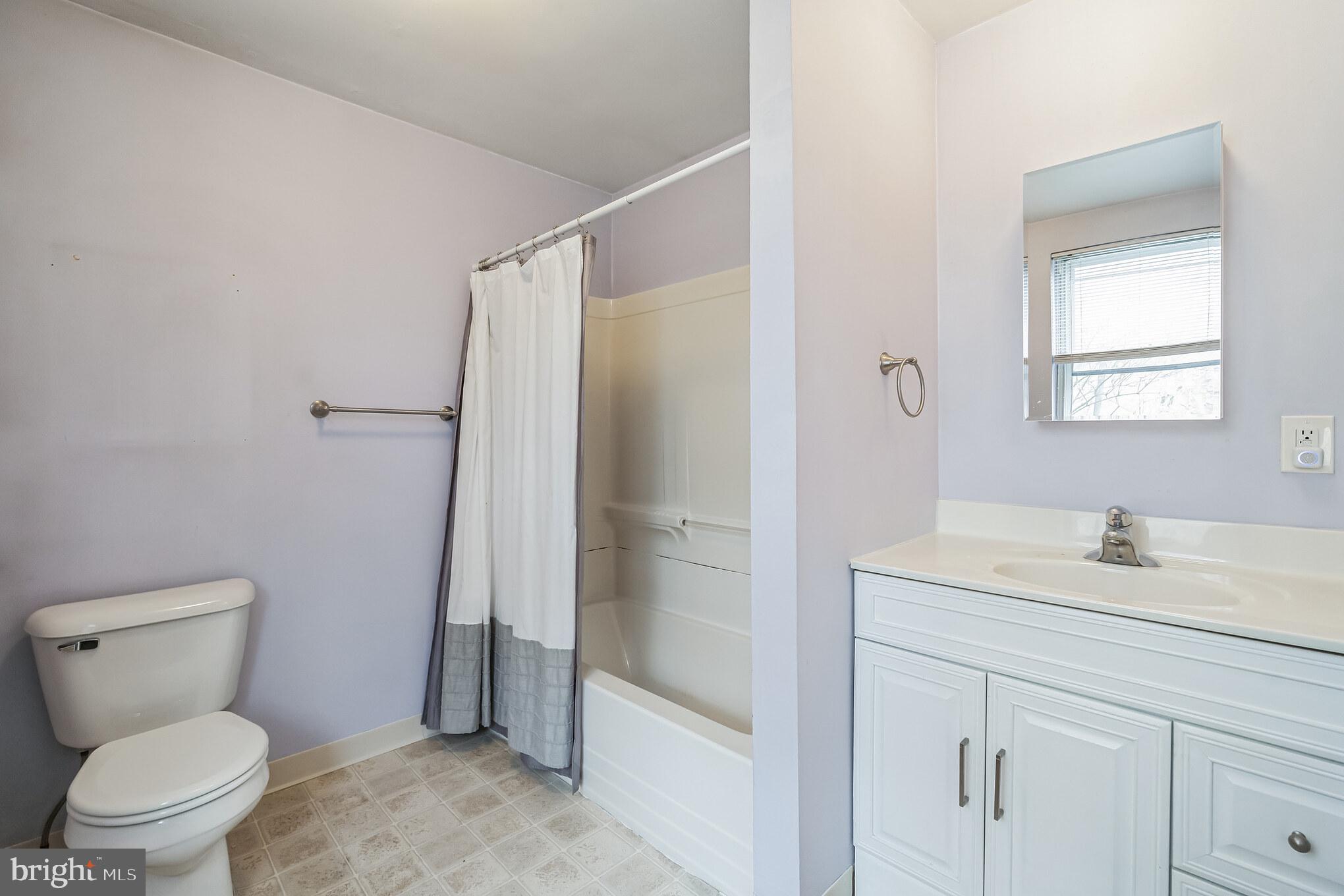 201 Sumac STREET Unit: 1 FLR