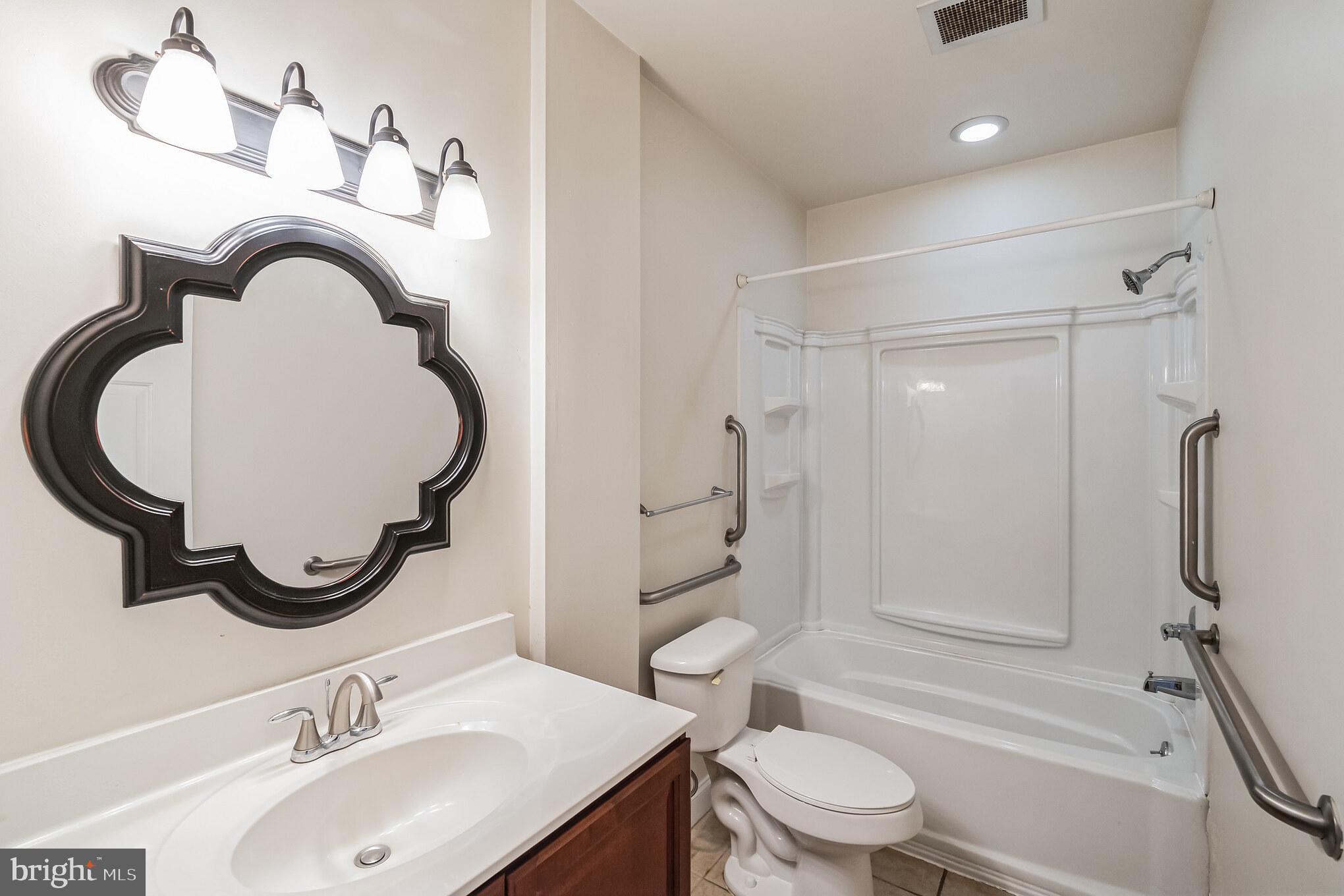 7220 Ridge AVENUE Unit: C