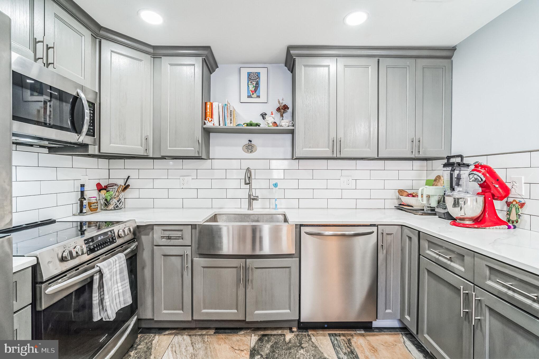 4000 Gypsy LANE Unit: 407