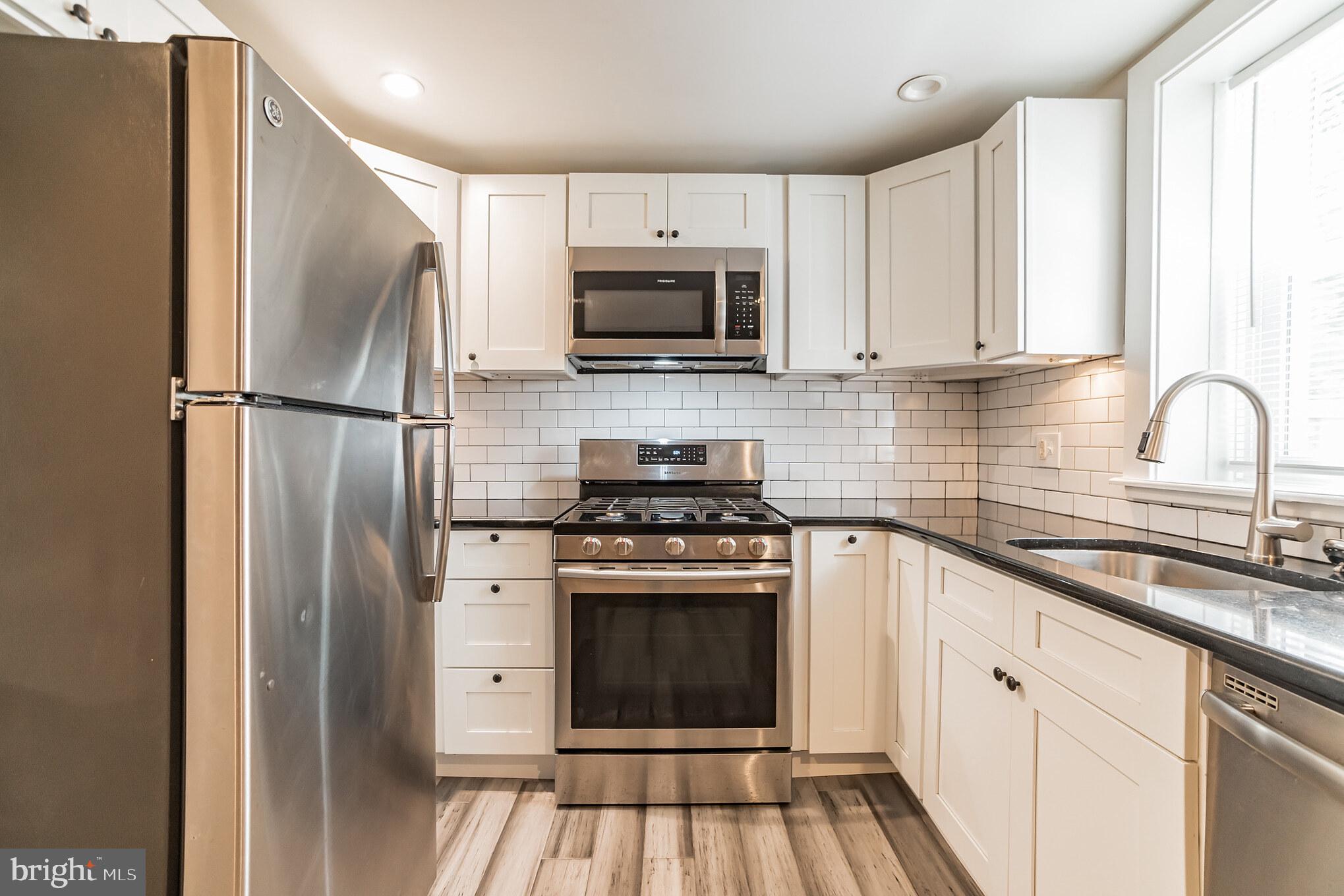 4448 Baker St