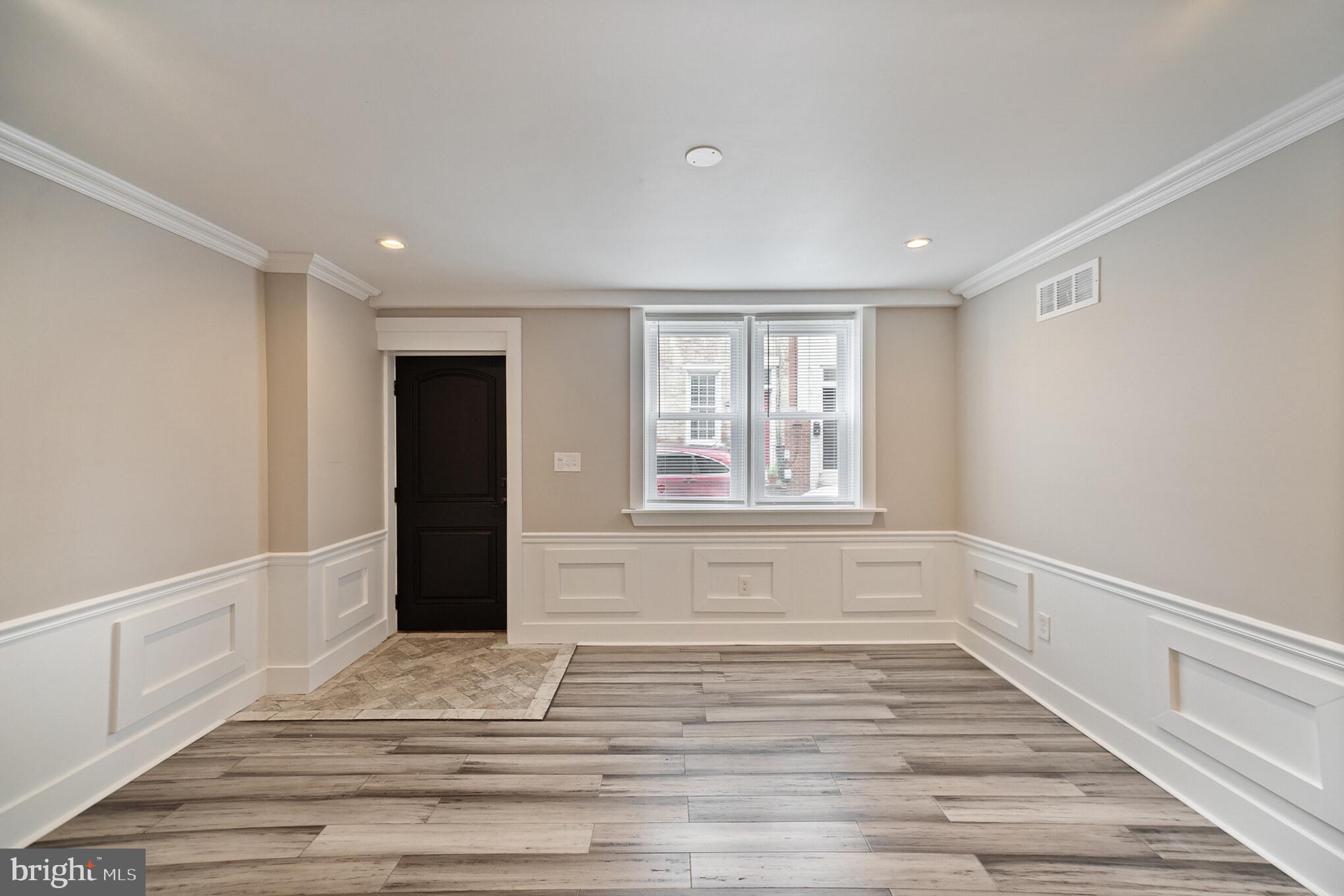 4448 Baker St